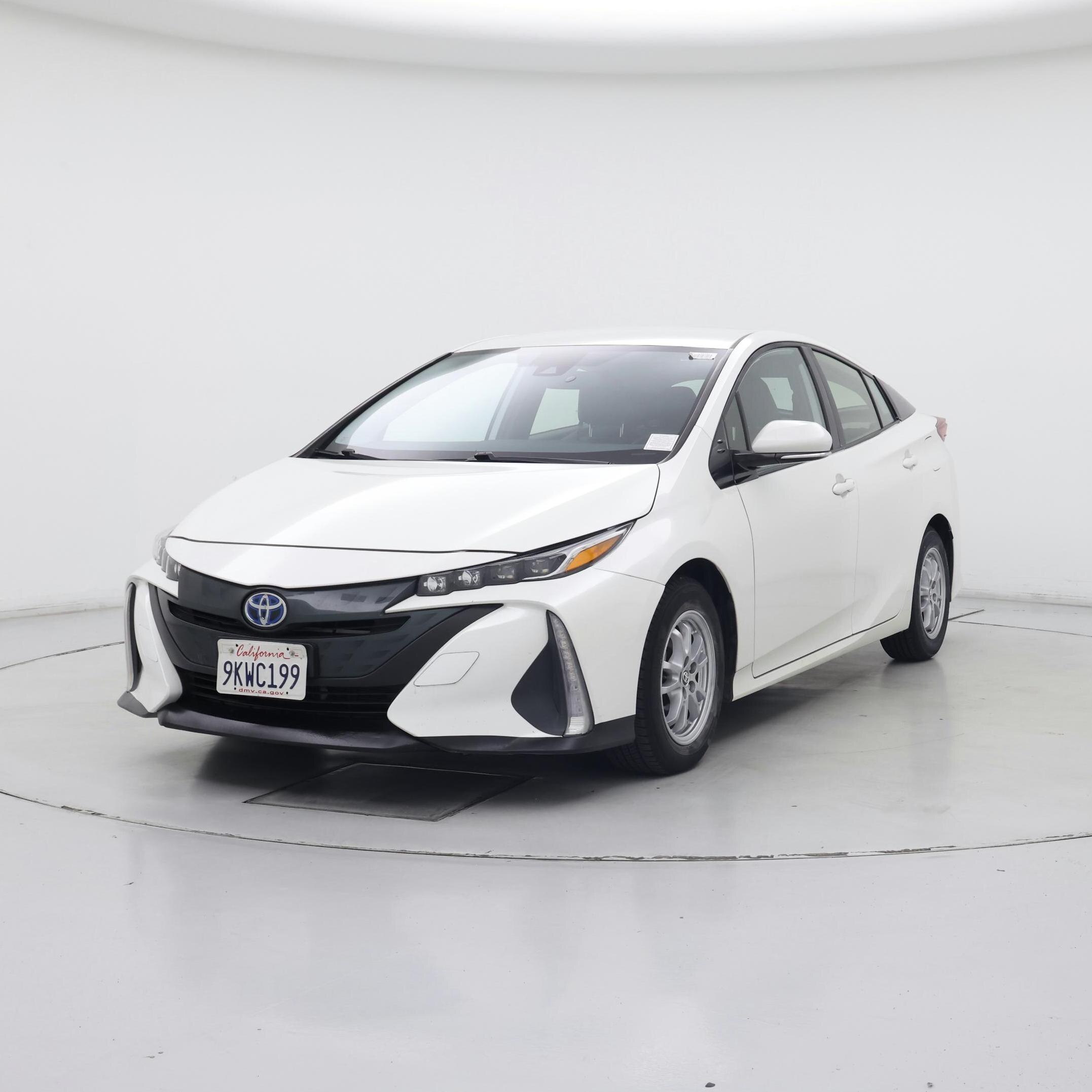 Thumbnail: 2020 Toyota Prius Prime - 4