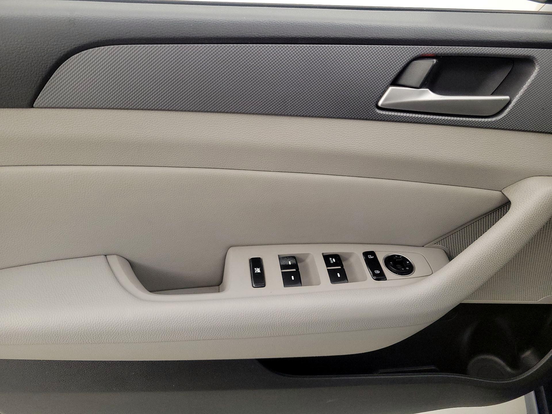 Thumbnail: 2018 Hyundai Sonata - 12