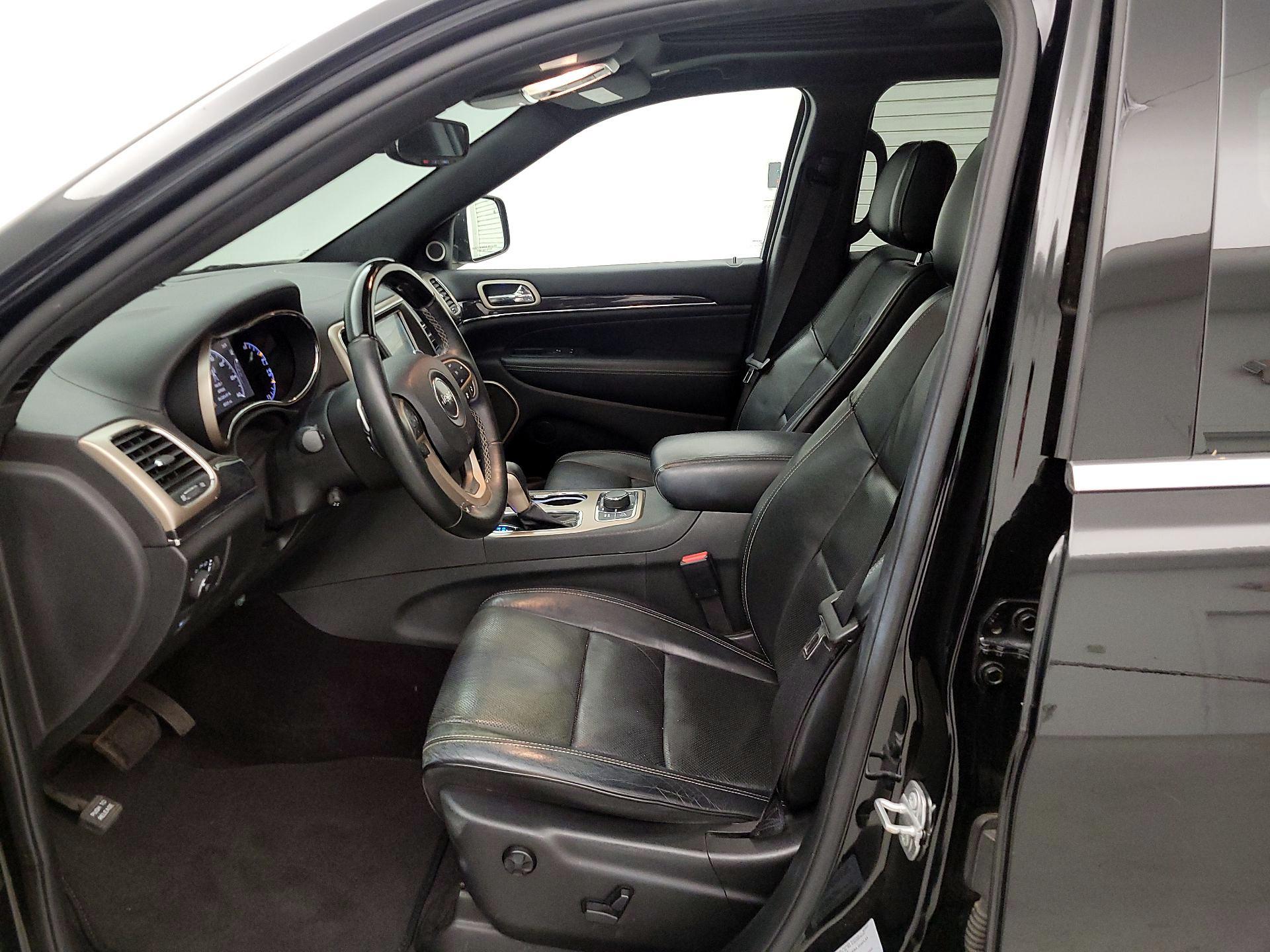 Thumbnail: 2017 Jeep Grand Cherokee - 11