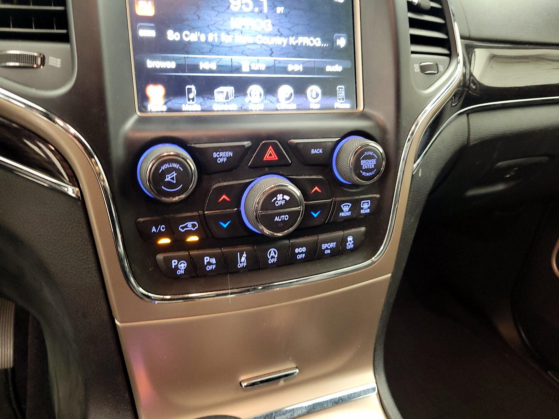 Thumbnail: 2017 Jeep Grand Cherokee - 17