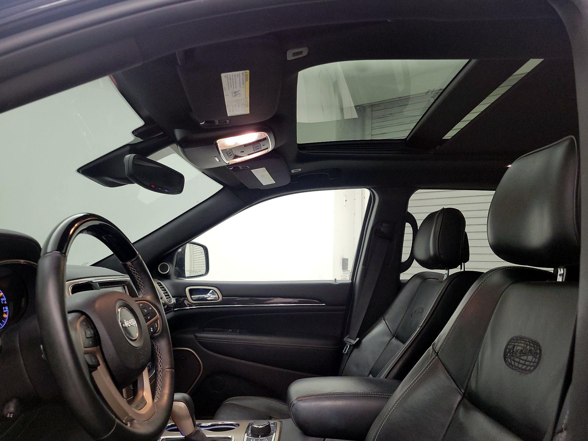 Thumbnail: 2017 Jeep Grand Cherokee - 20