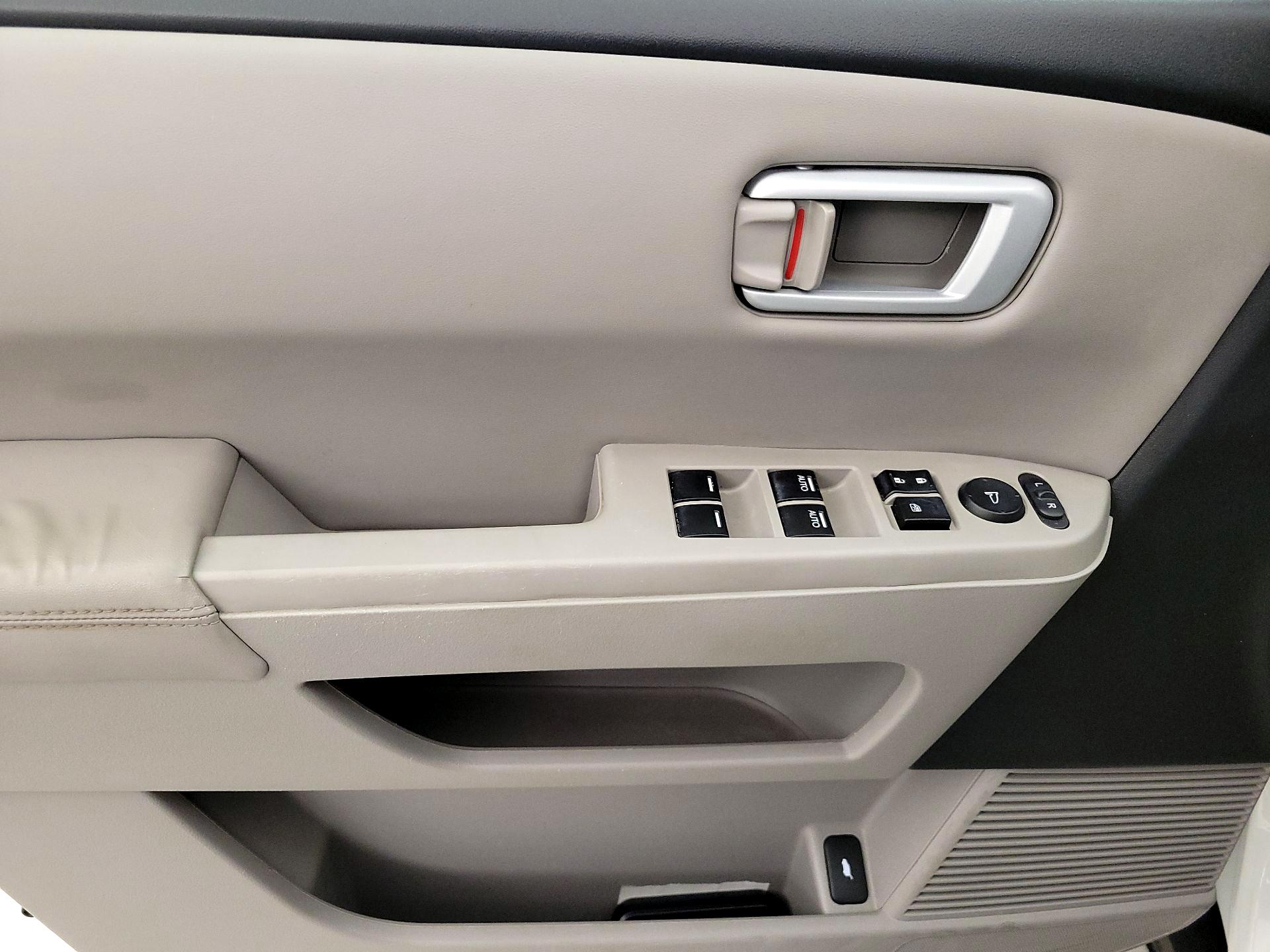 Thumbnail: 2014 Honda Pilot - 12