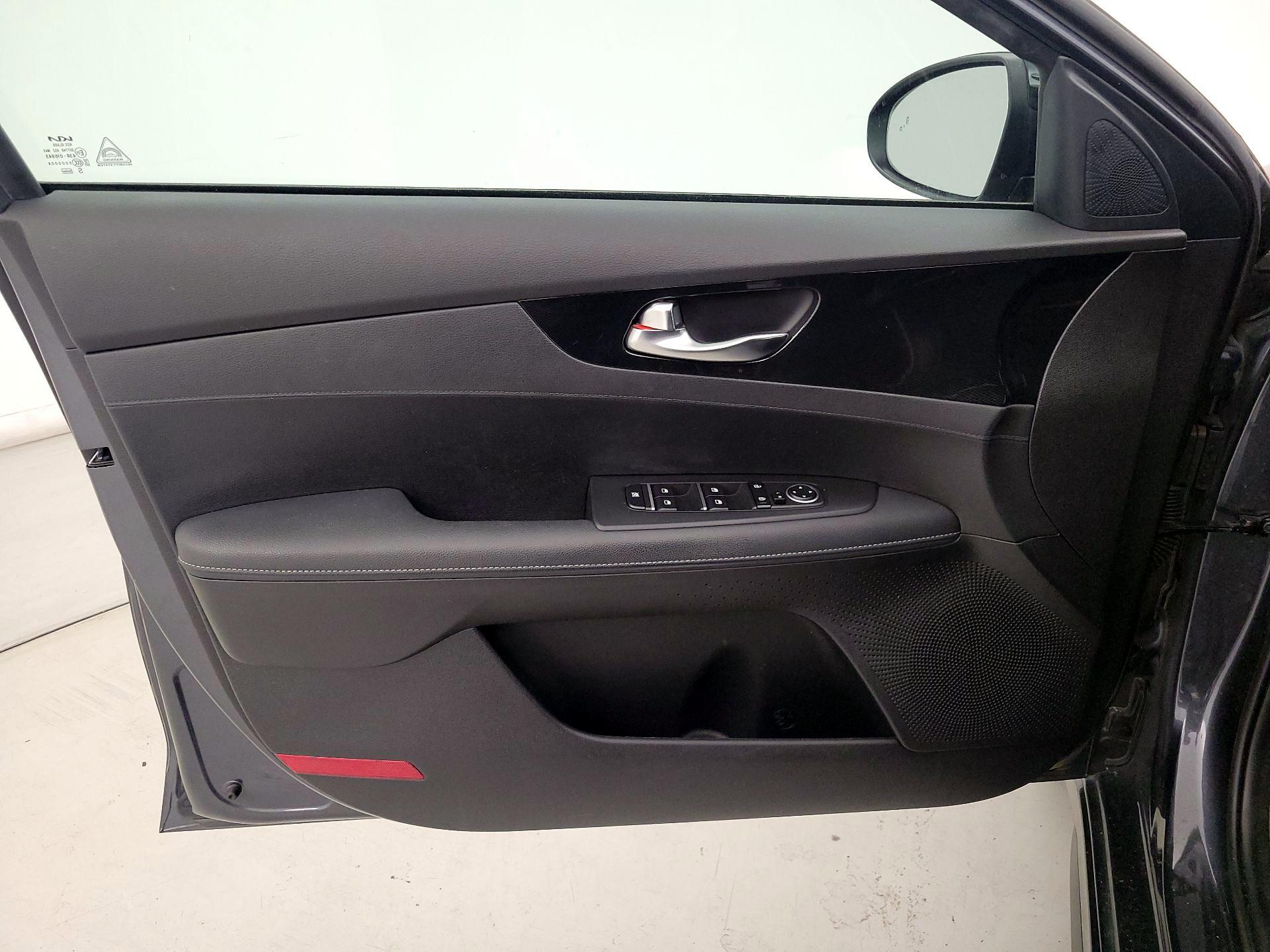 Thumbnail: 2023 Kia Forte - 12