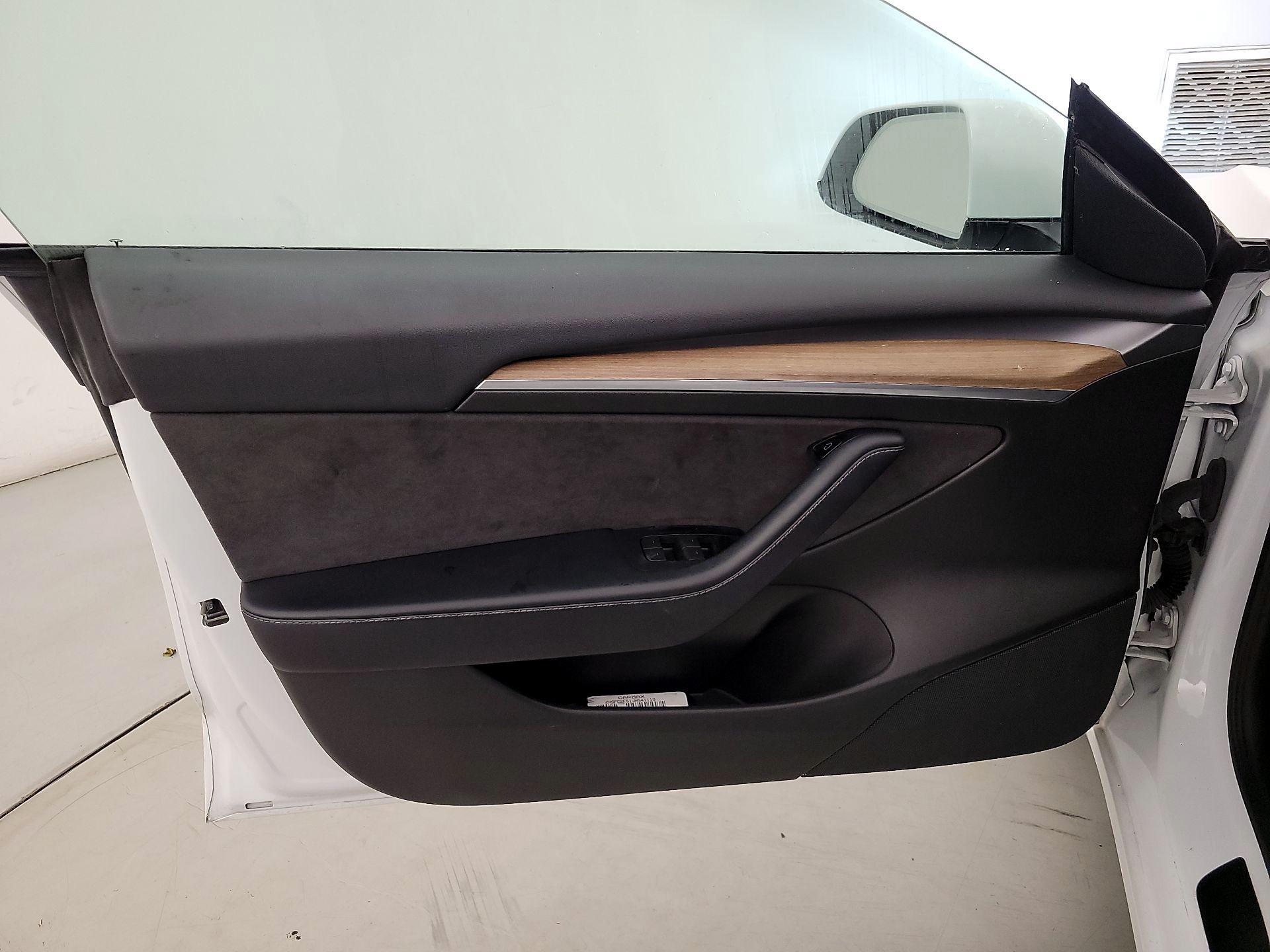 Thumbnail: 2023 Tesla Model 3 - 12