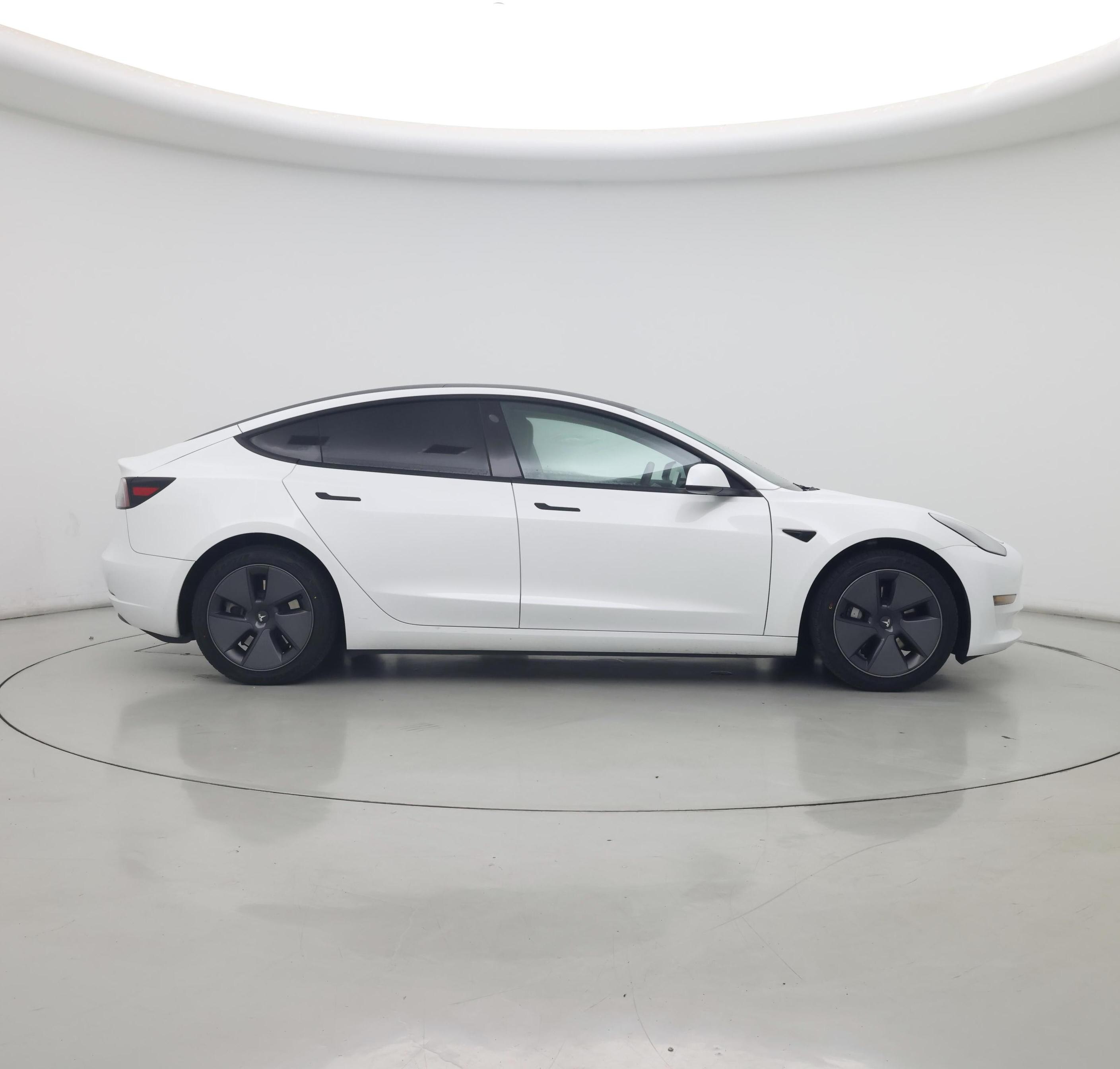 Thumbnail: 2023 Tesla Model 3 - 7