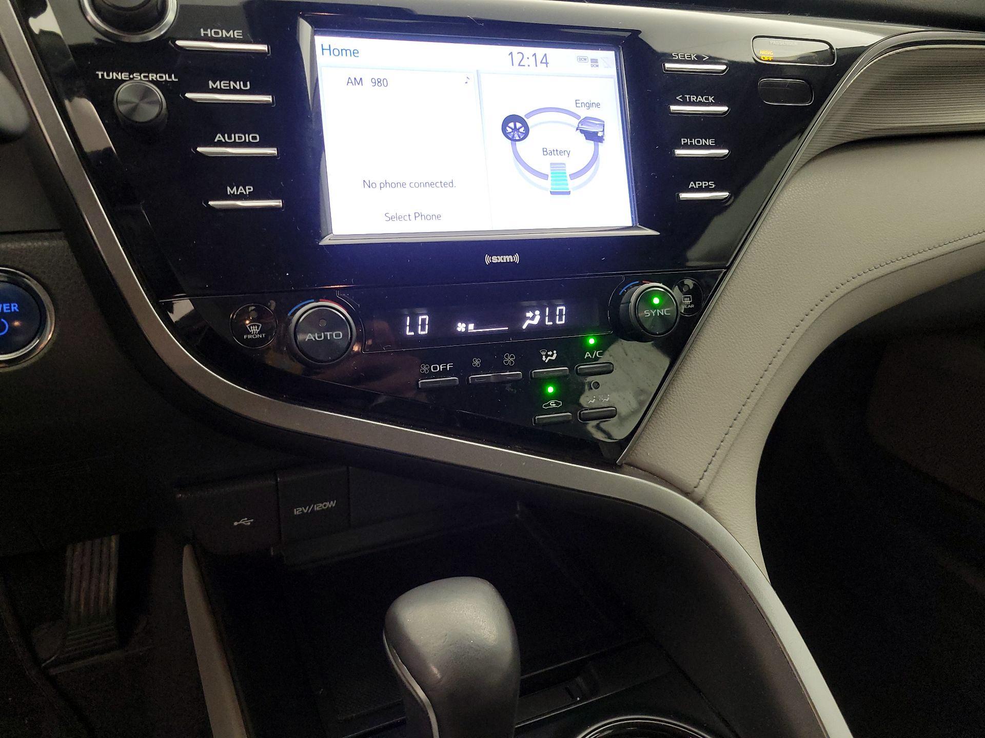 Thumbnail: 2020 Toyota Camry - 16