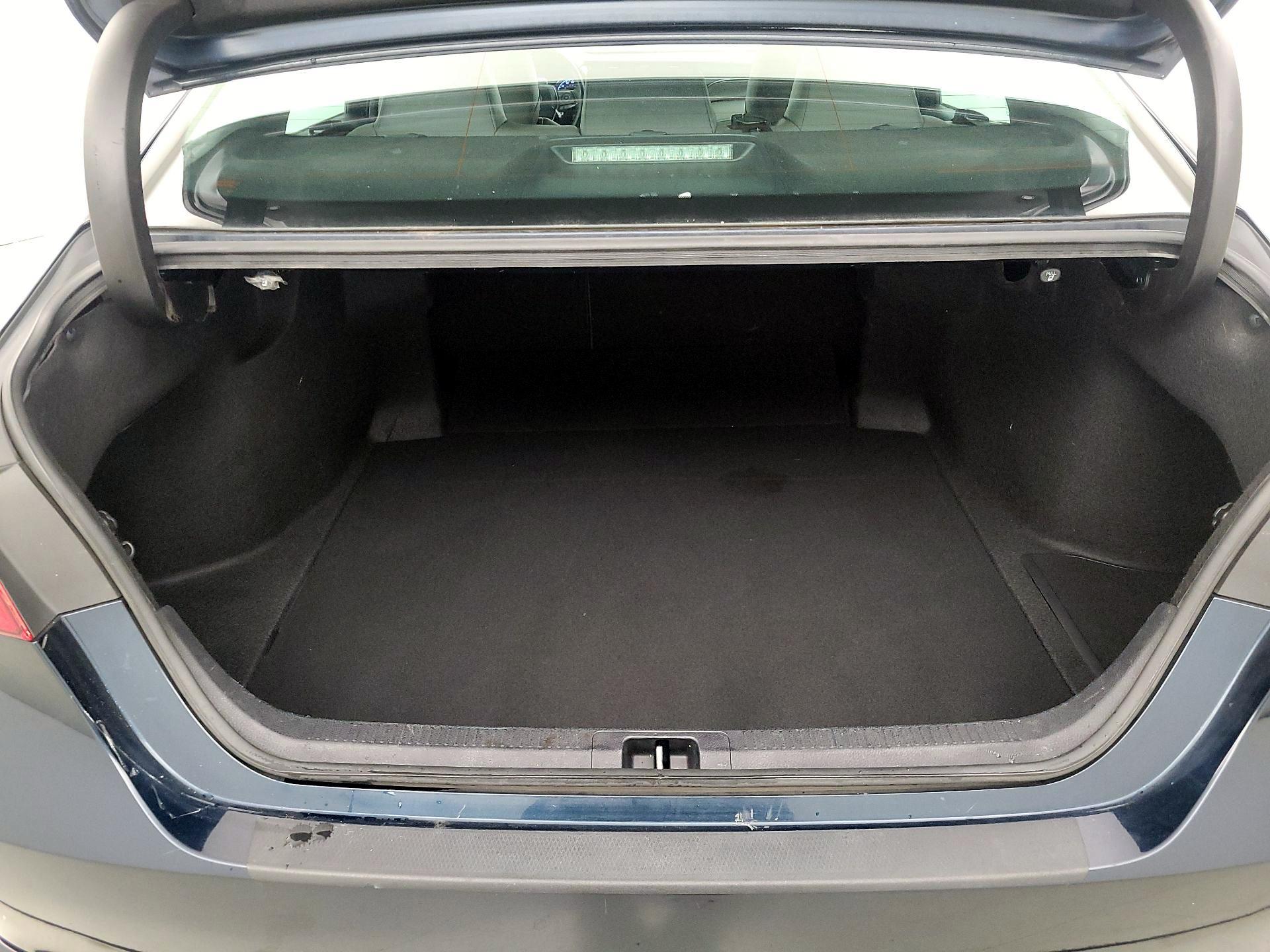 Thumbnail: 2020 Toyota Camry - 20