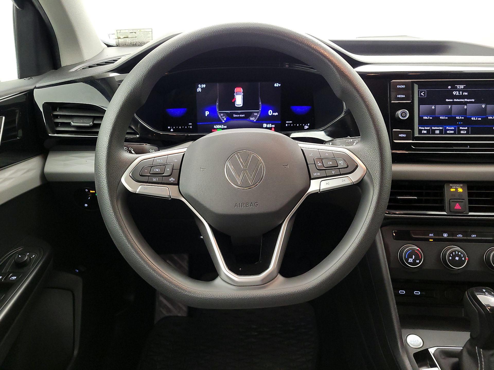 Thumbnail: 2022 Volkswagen Taos - 10