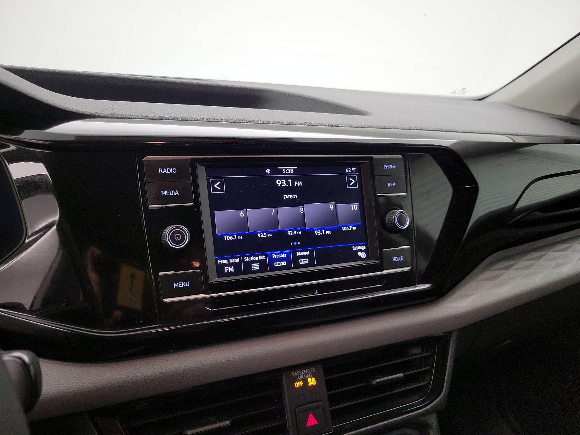 Thumbnail: 2022 Volkswagen Taos - 15