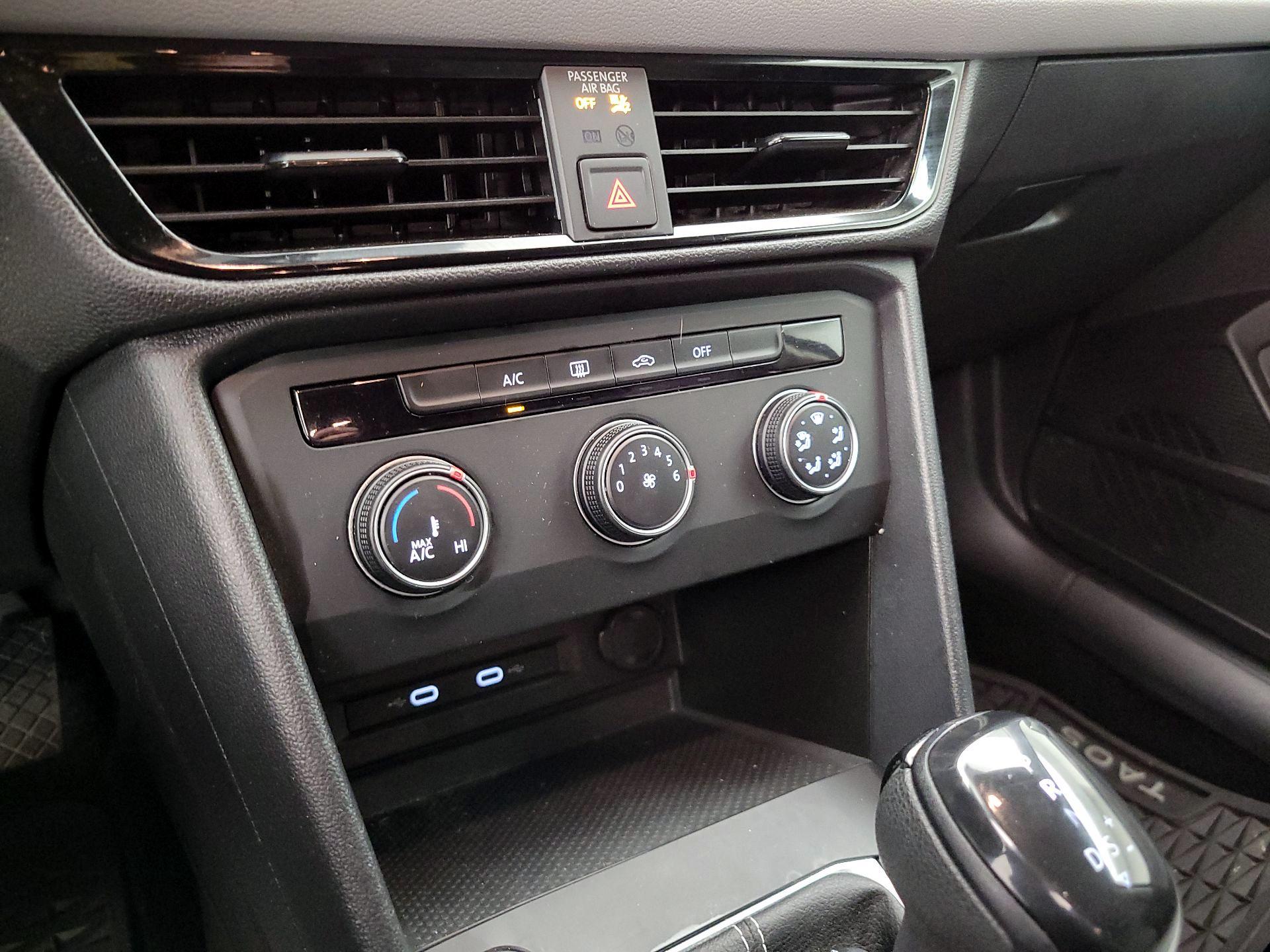 Thumbnail: 2022 Volkswagen Taos - 16