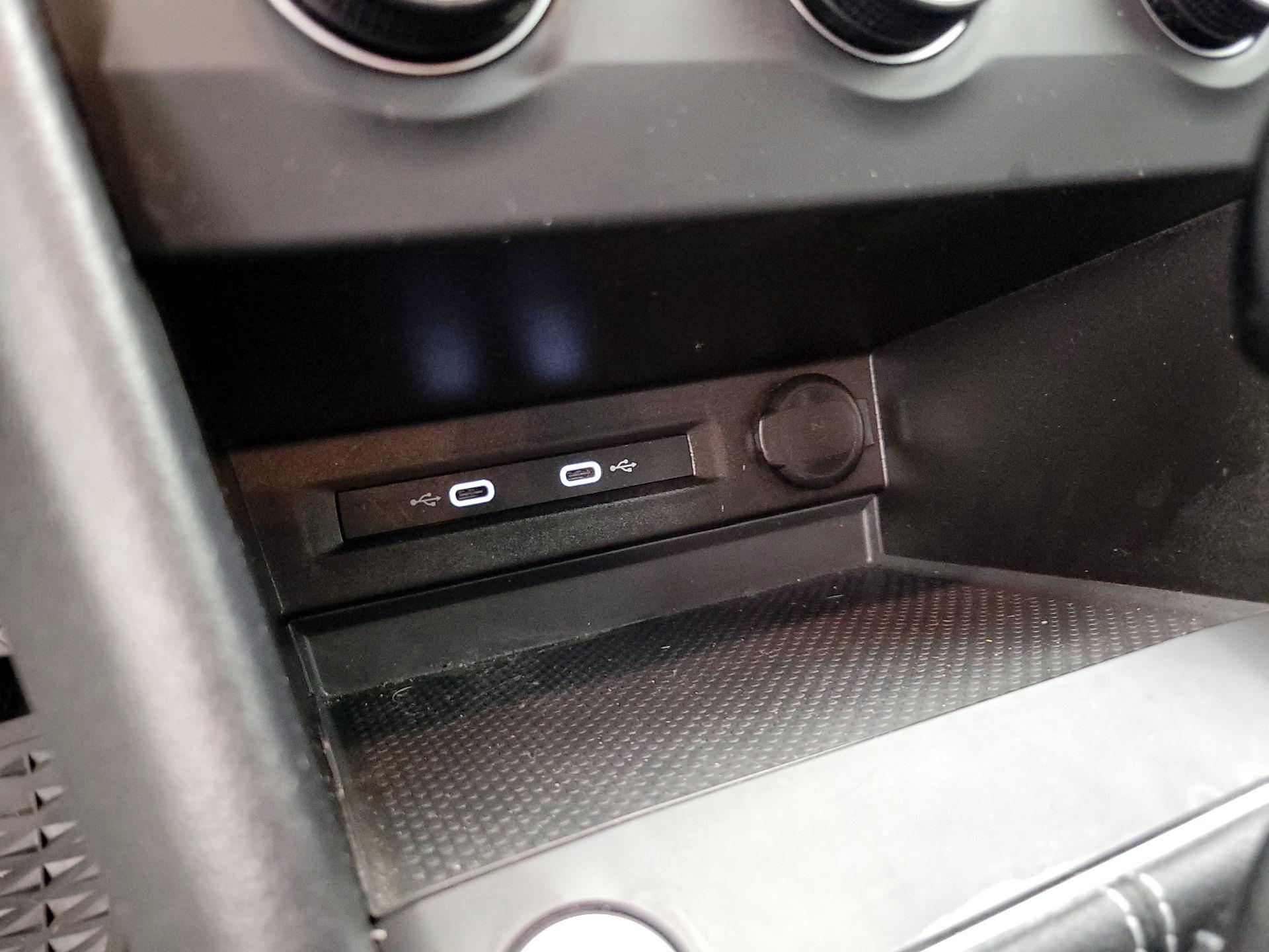 Thumbnail: 2022 Volkswagen Taos - 18