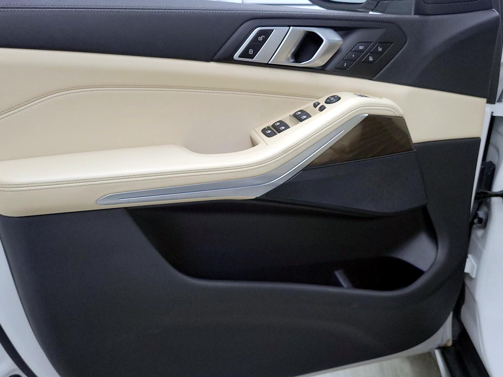 Thumbnail: 2021 BMW X5 - 12