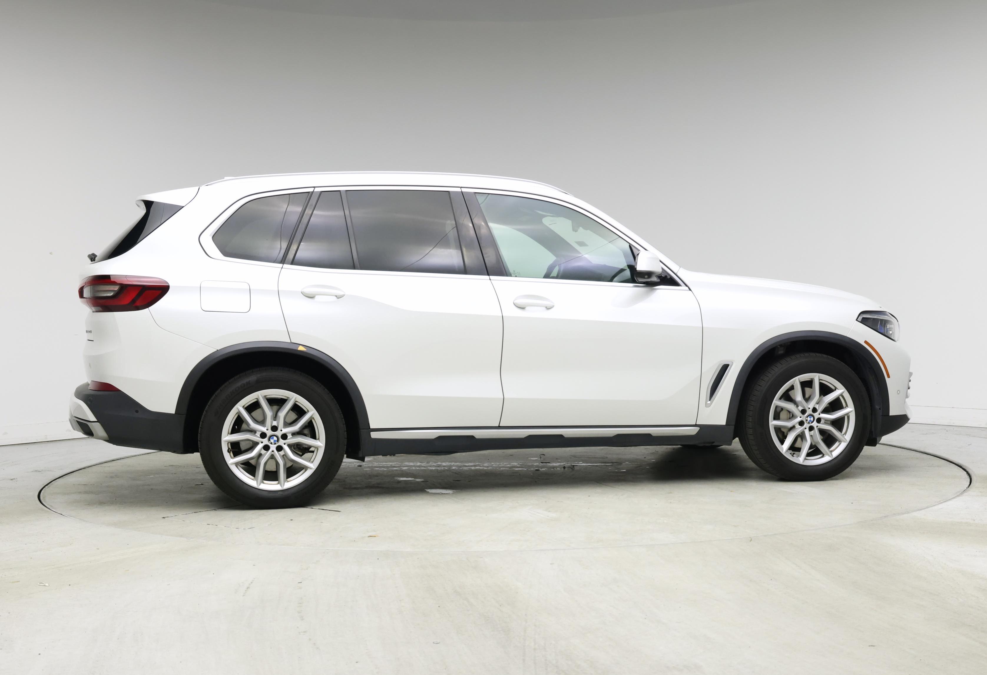 Thumbnail: 2021 BMW X5 - 7