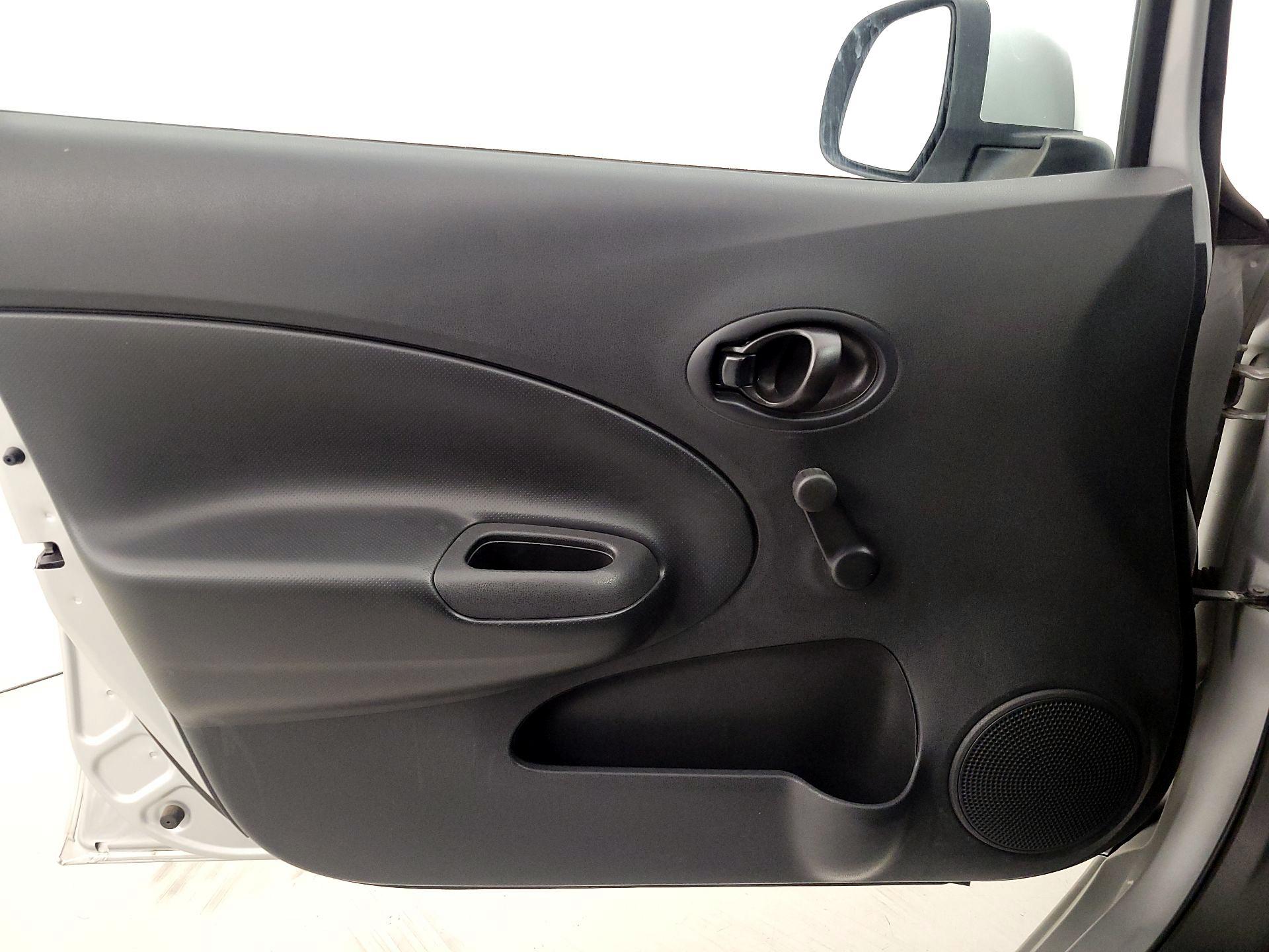 Thumbnail: 2014 Nissan Versa Note - 12