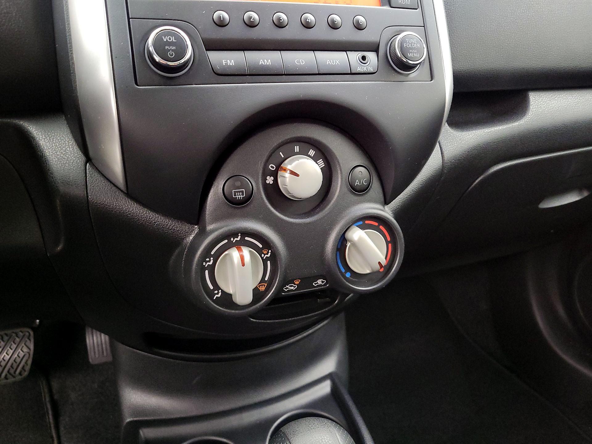 Thumbnail: 2014 Nissan Versa Note - 15