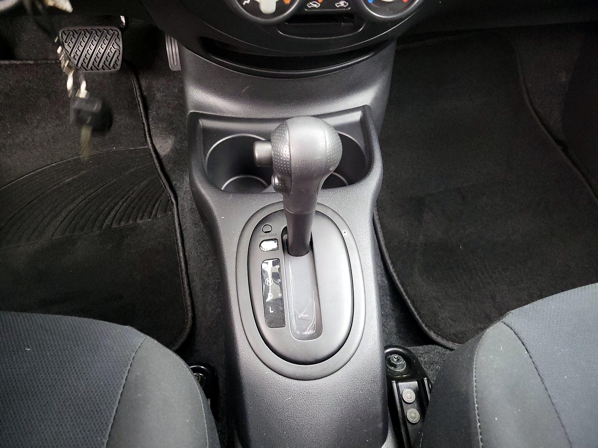 Thumbnail: 2014 Nissan Versa Note - 16