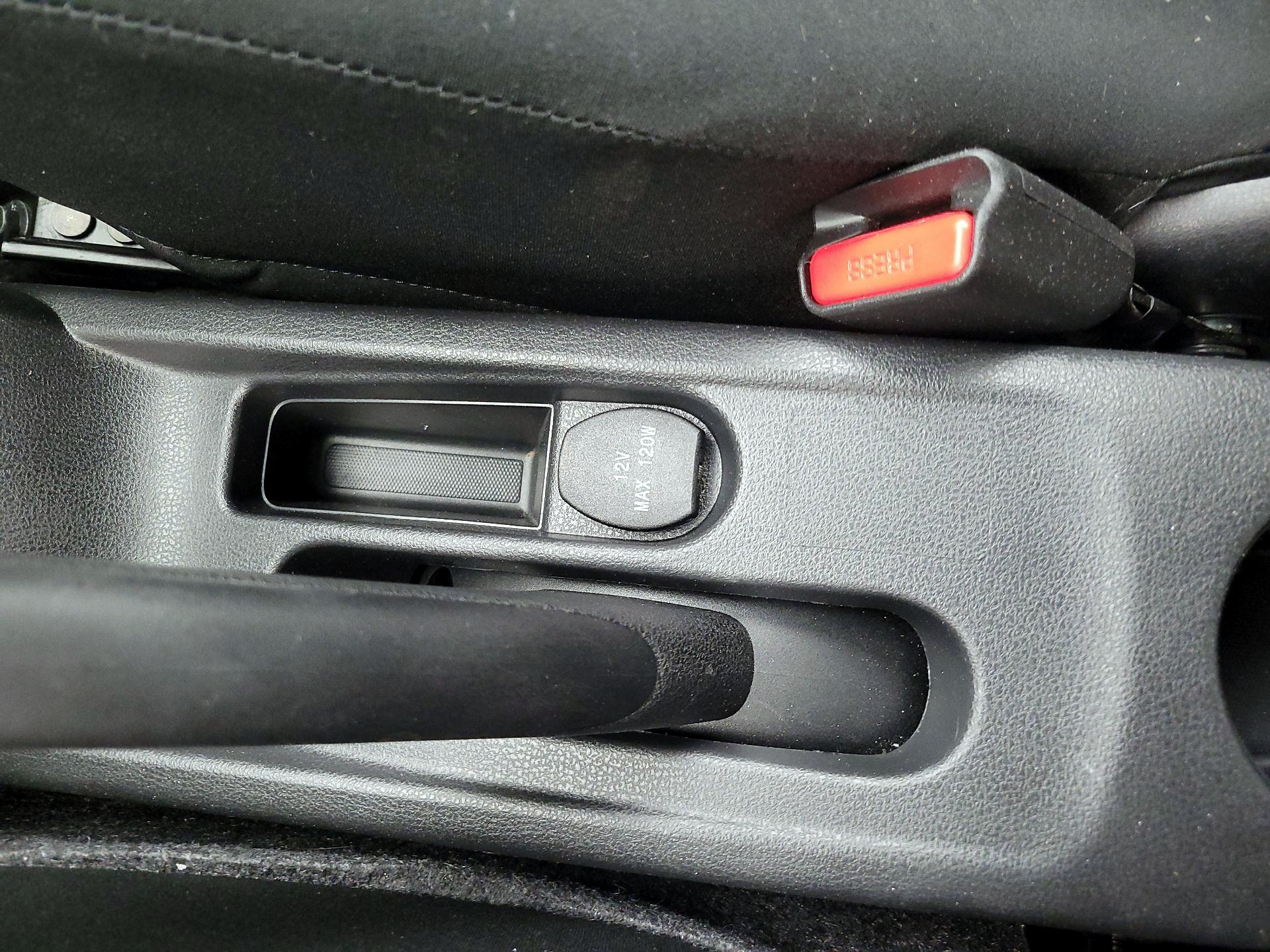 Thumbnail: 2014 Nissan Versa Note - 17