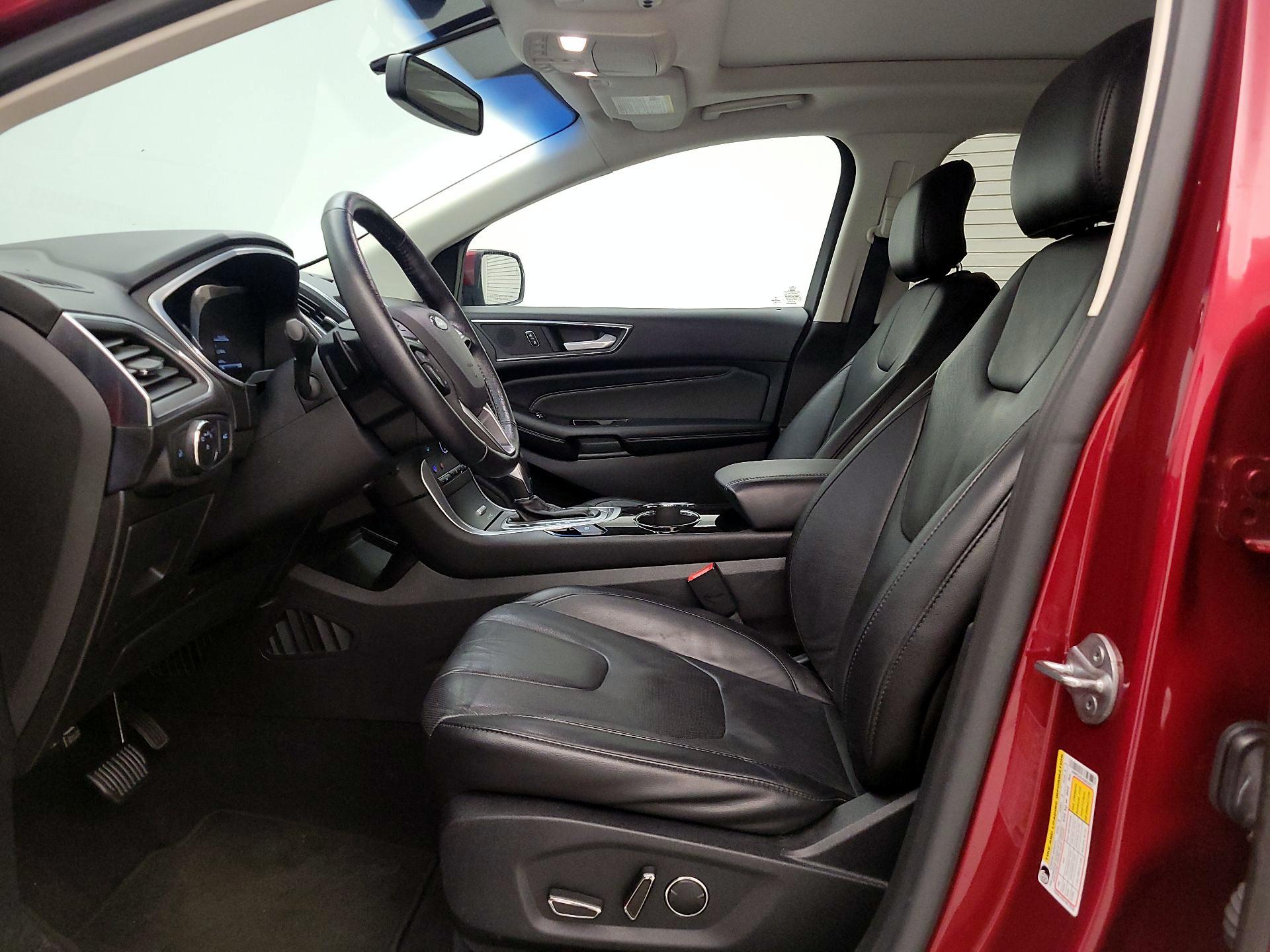 Thumbnail: 2016 Ford Edge - 11