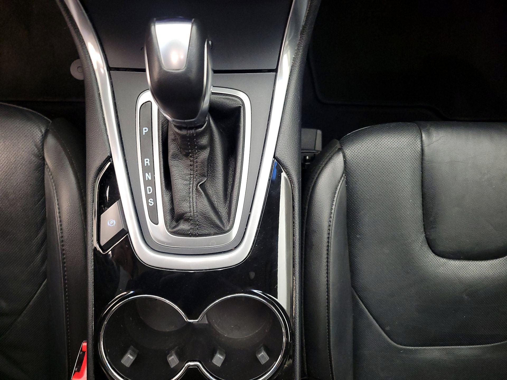 Thumbnail: 2016 Ford Edge - 17