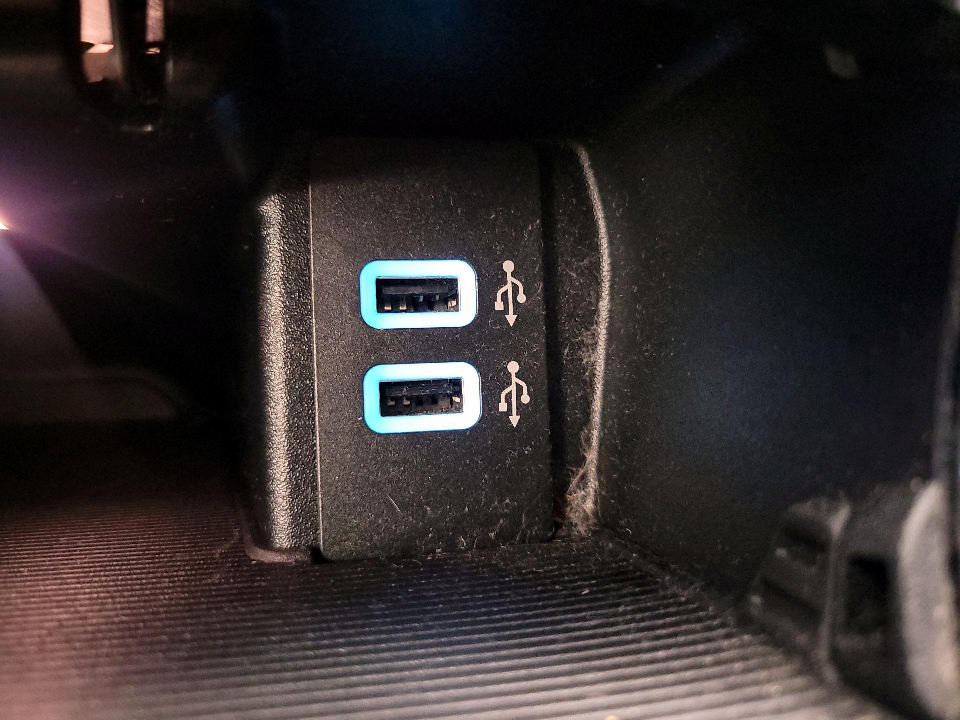 Thumbnail: 2016 Ford Edge - 18