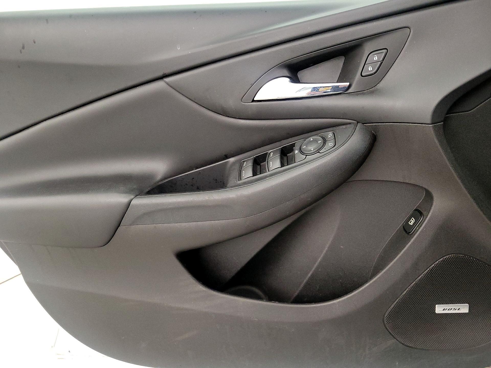 Thumbnail: 2016 Chevrolet Volt - 12