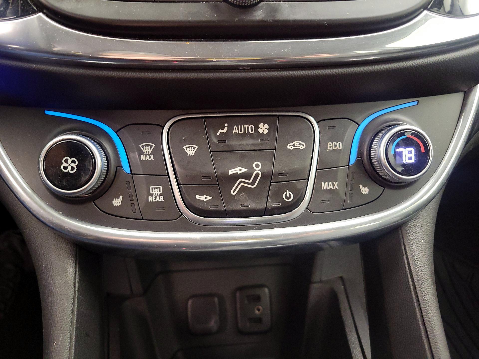 Thumbnail: 2016 Chevrolet Volt - 17