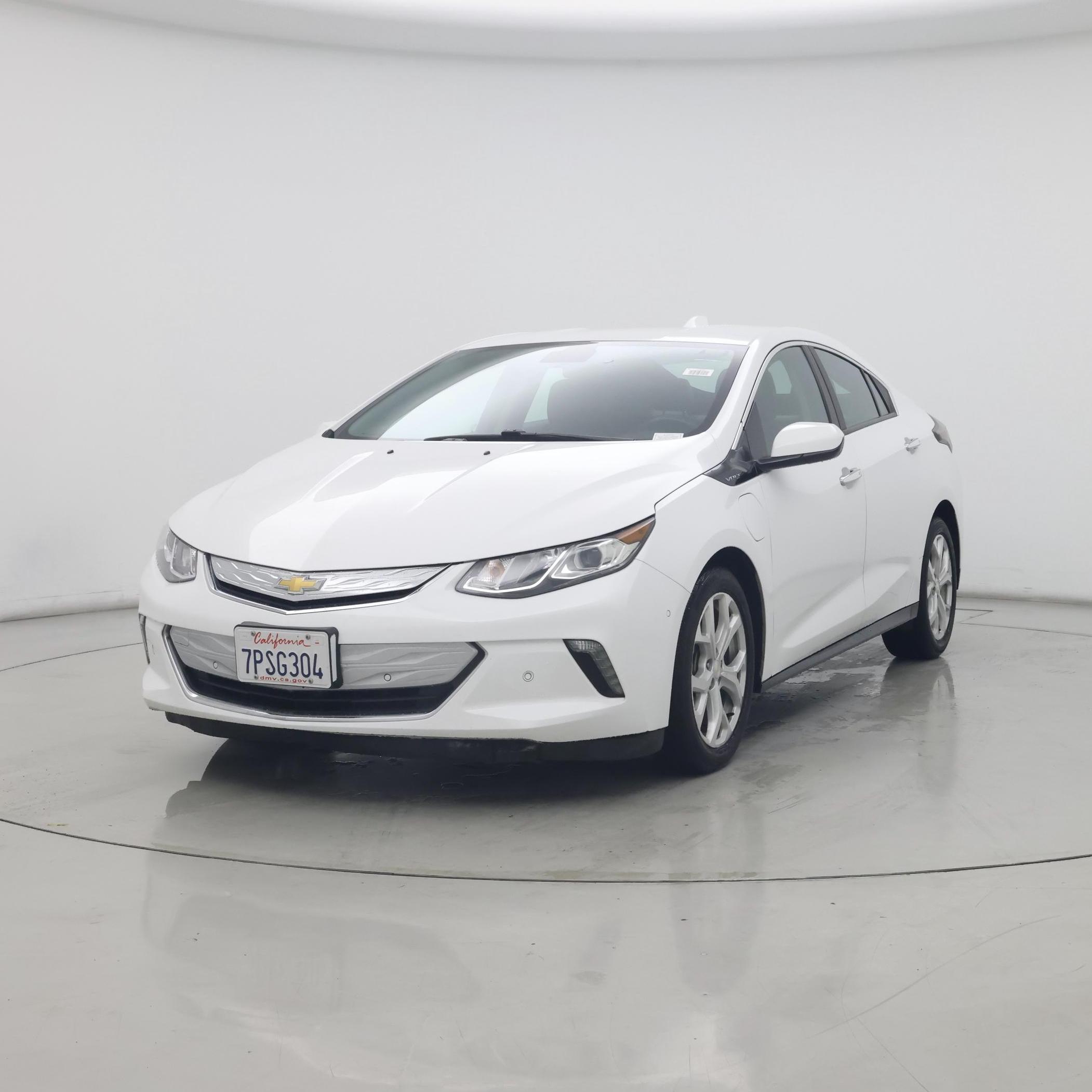 Thumbnail: 2016 Chevrolet Volt - 4