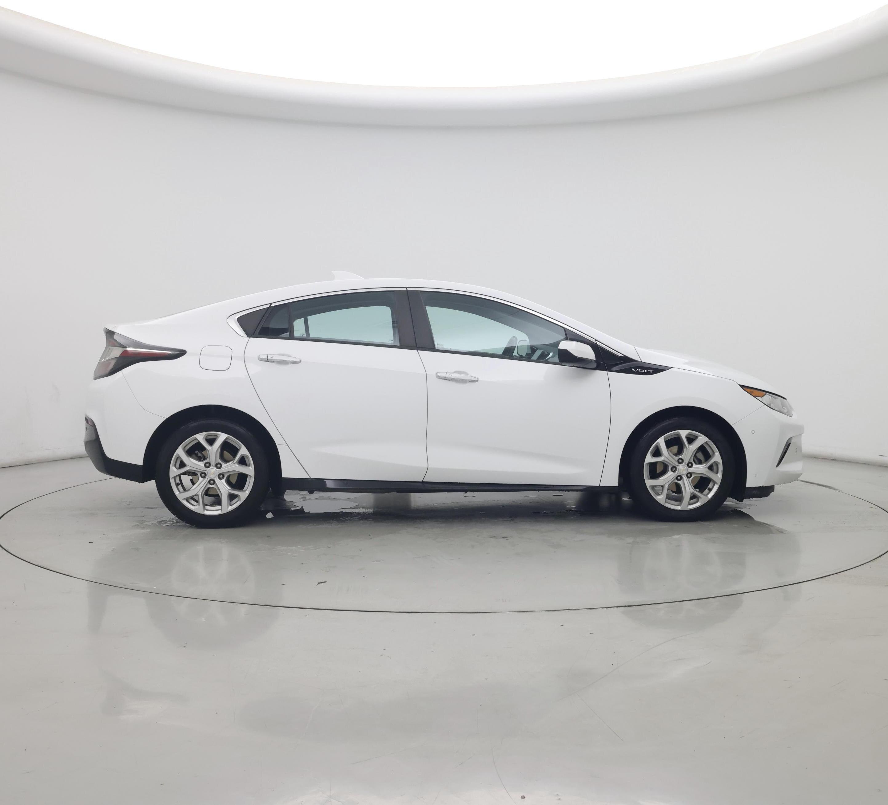 Thumbnail: 2016 Chevrolet Volt - 7
