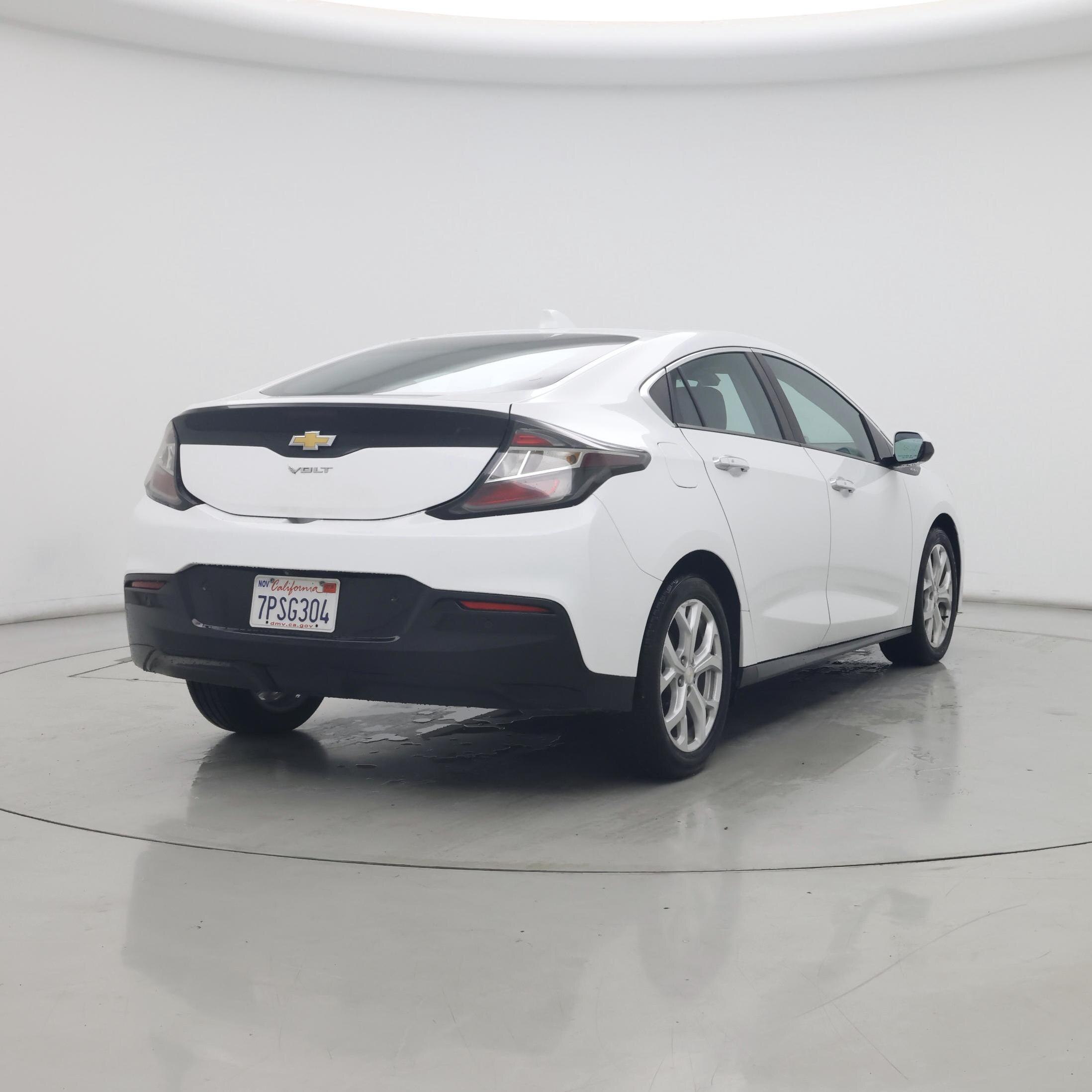 Thumbnail: 2016 Chevrolet Volt - 8