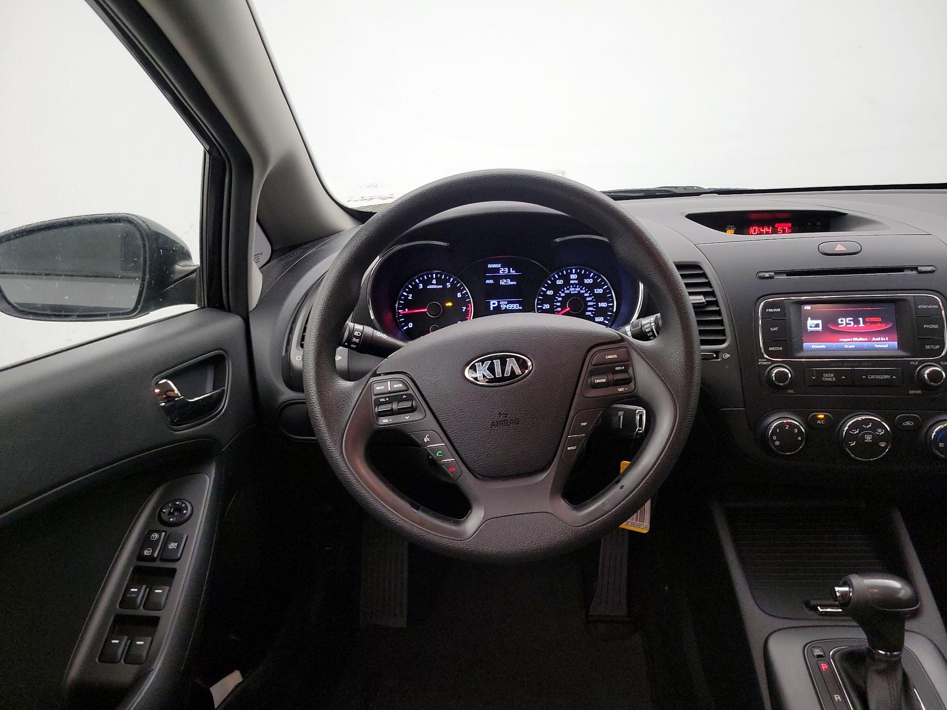 Thumbnail: 2015 Kia Forte - 10