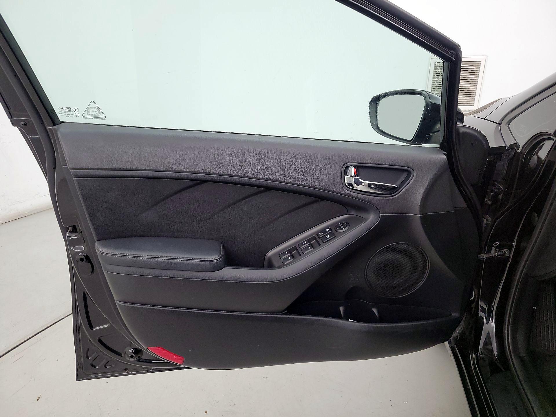 Thumbnail: 2015 Kia Forte - 12