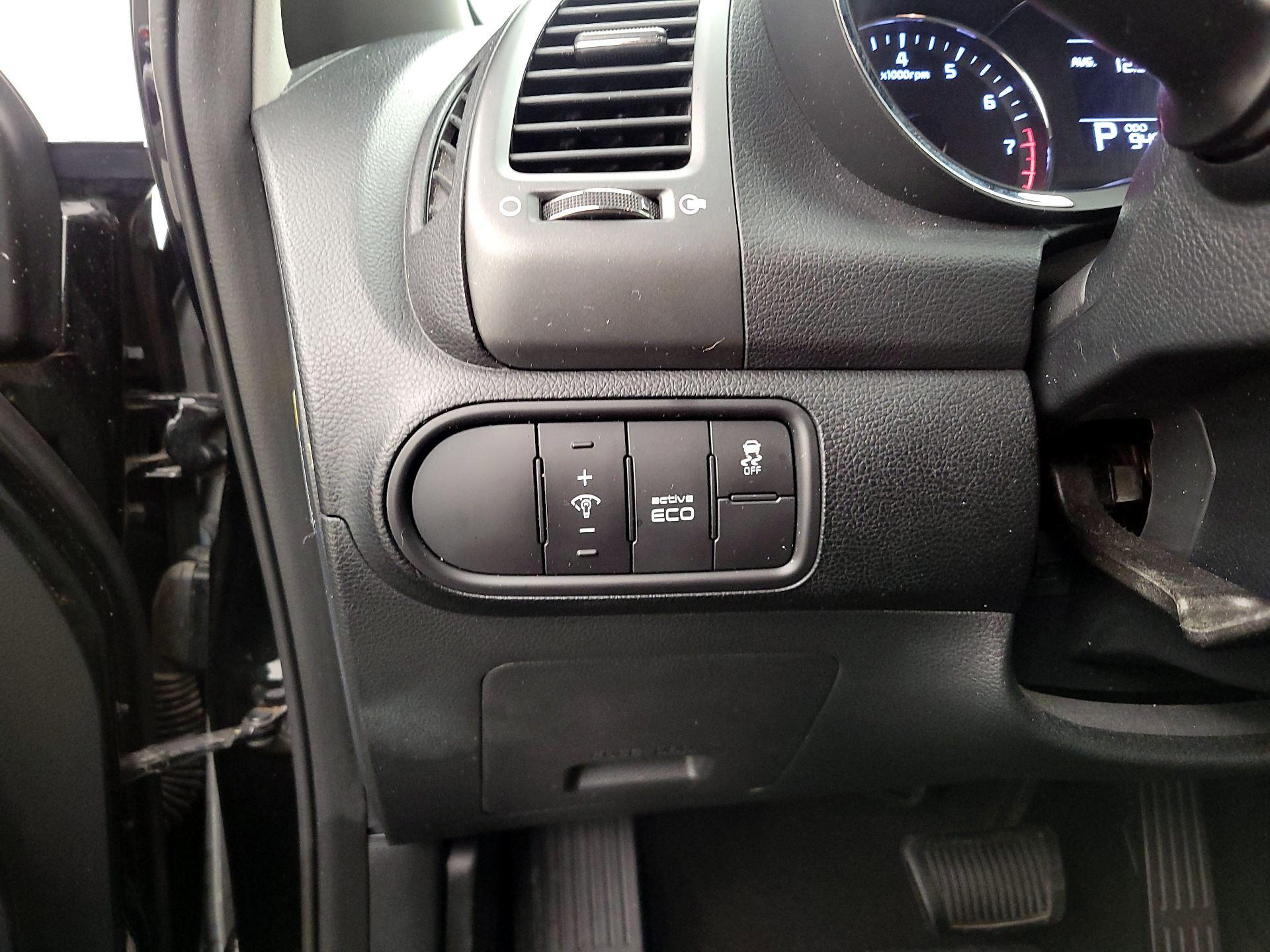 Thumbnail: 2015 Kia Forte - 13