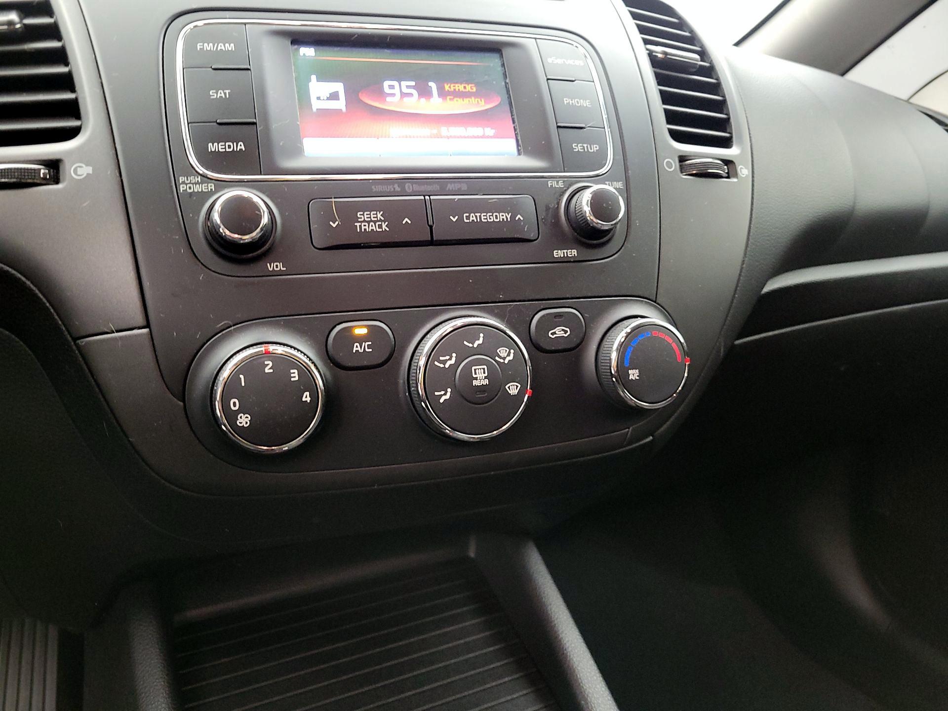 Thumbnail: 2015 Kia Forte - 16