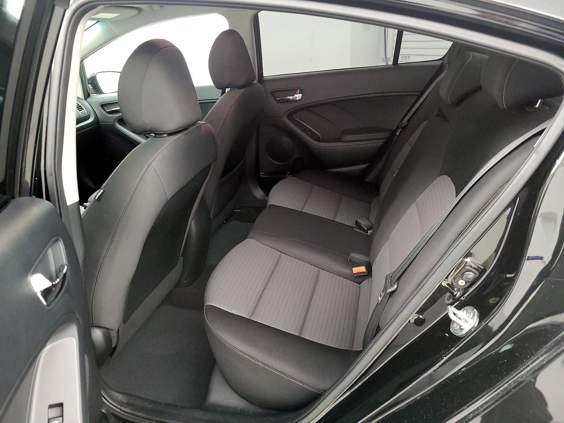 Thumbnail: 2015 Kia Forte - 19