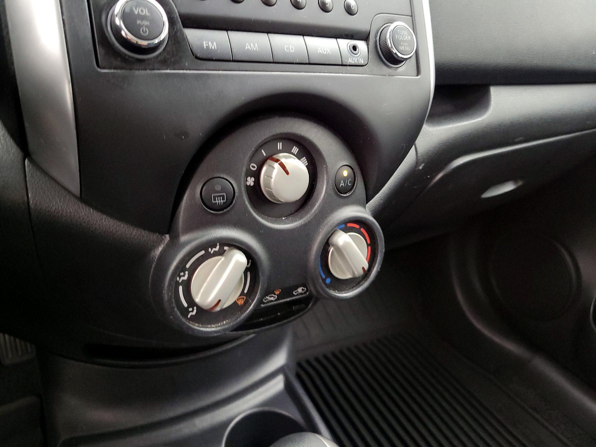 Thumbnail: 2014 Nissan Versa Note - 15