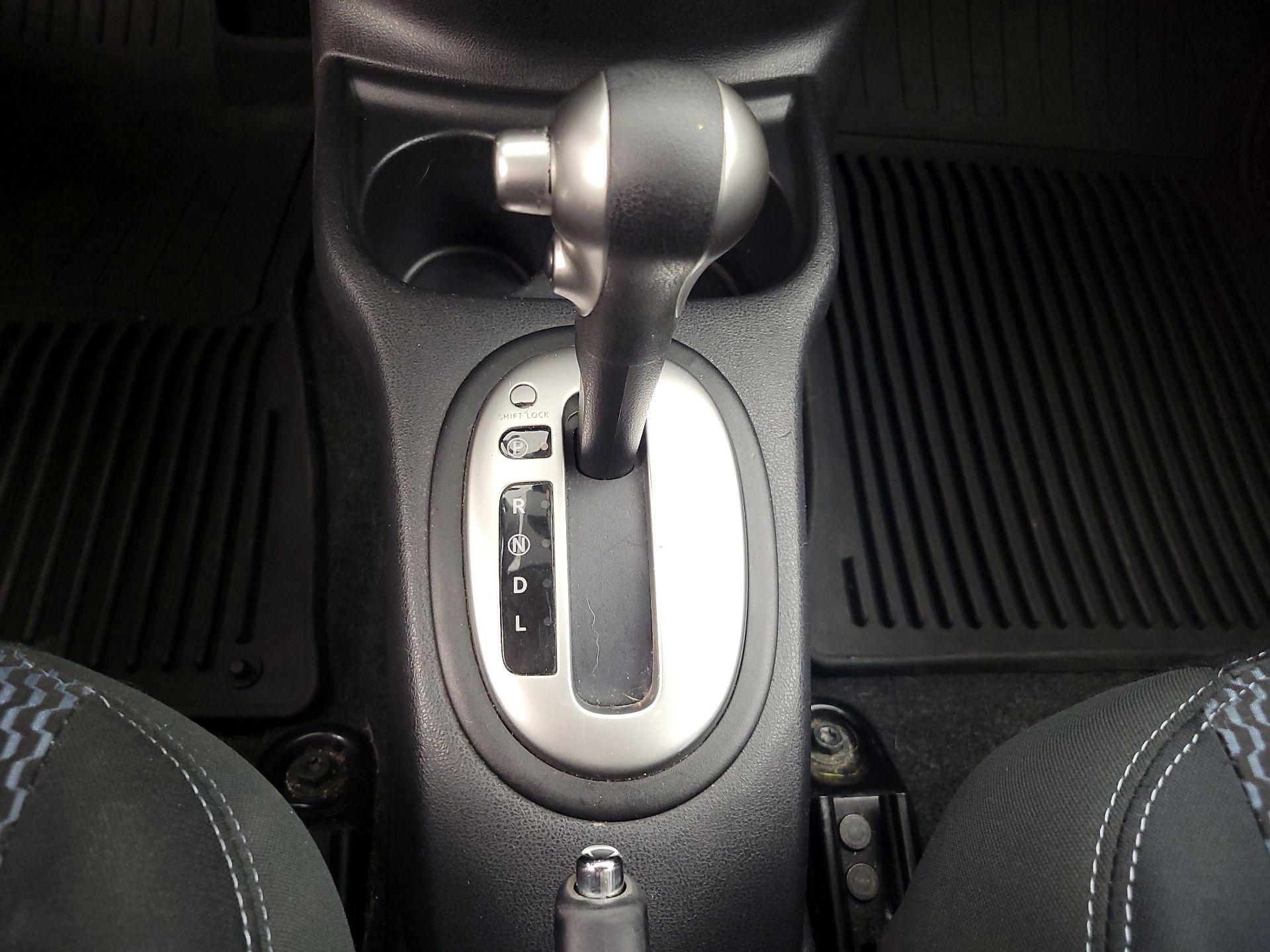 Thumbnail: 2014 Nissan Versa Note - 16