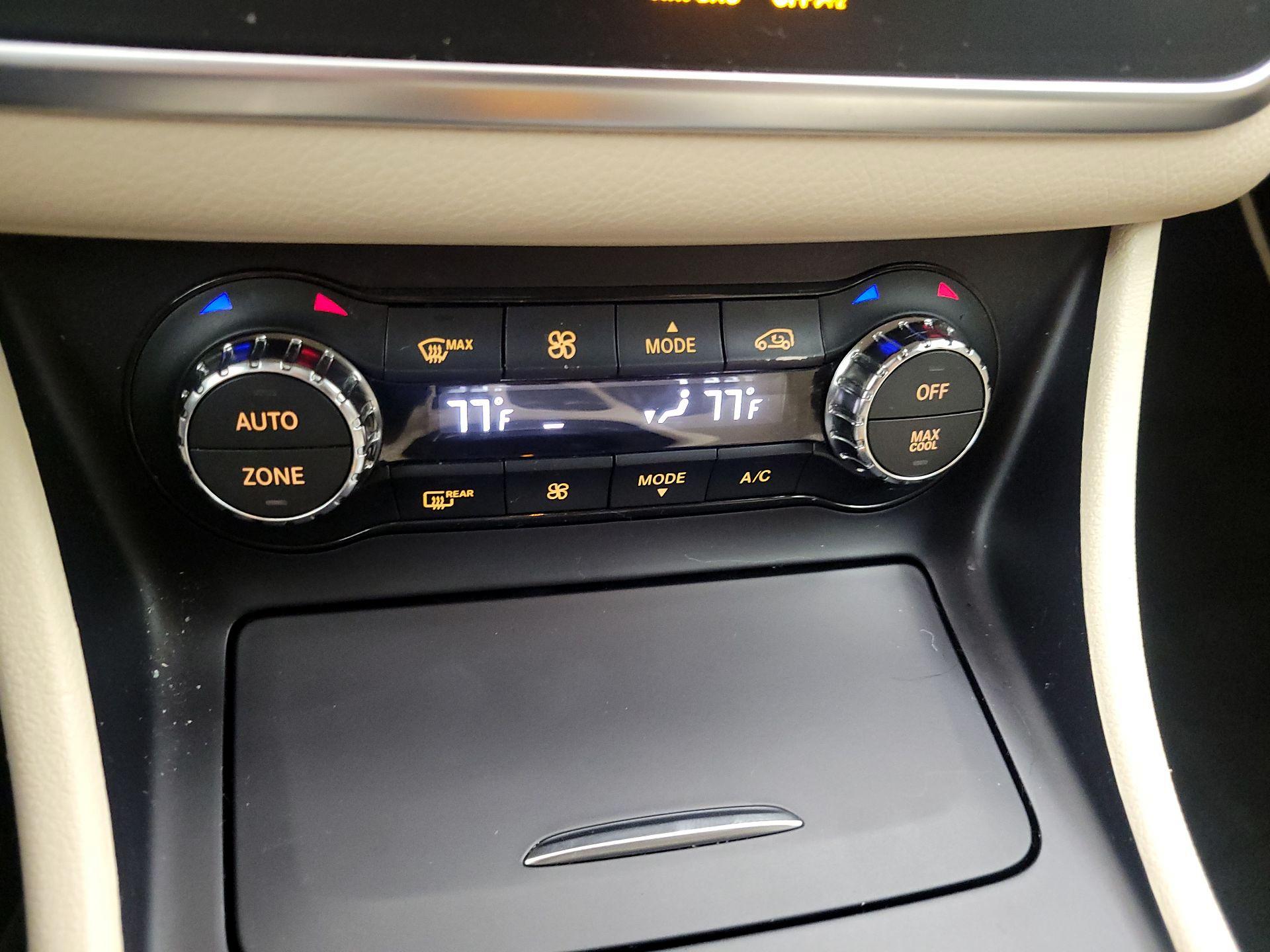 Thumbnail: 2017 Mercedes-Benz GLA - 16