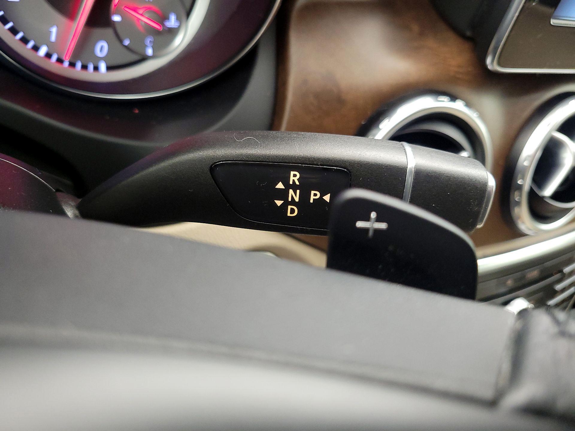 Thumbnail: 2017 Mercedes-Benz GLA - 17