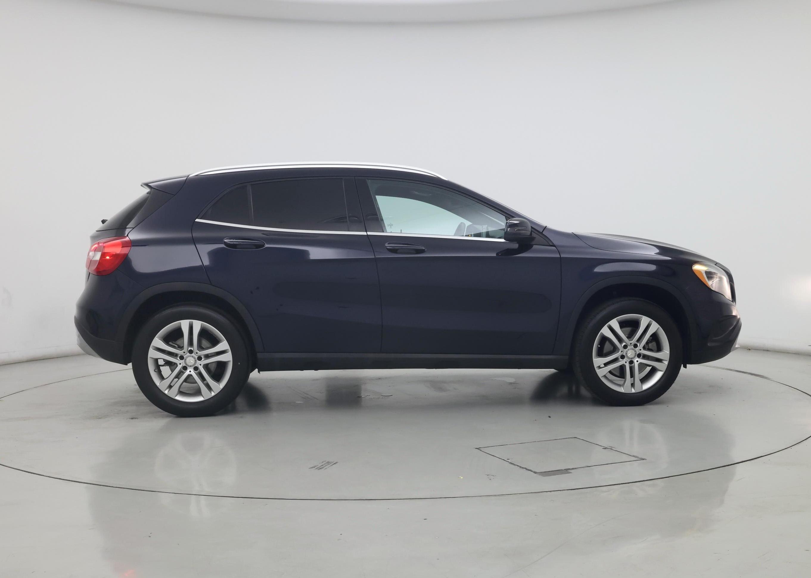 Thumbnail: 2017 Mercedes-Benz GLA - 7