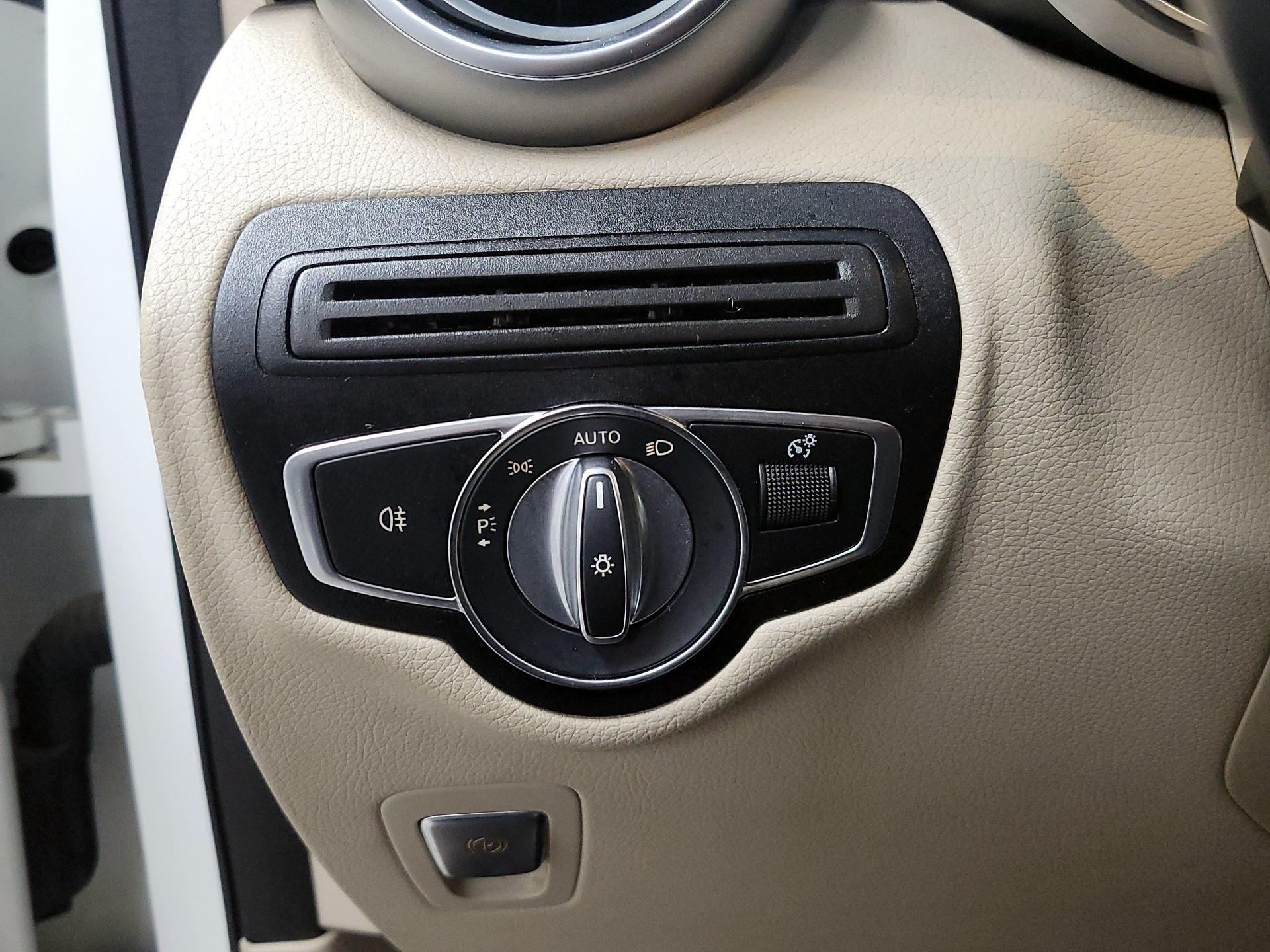 Thumbnail: 2022 Mercedes-Benz GLC - 13