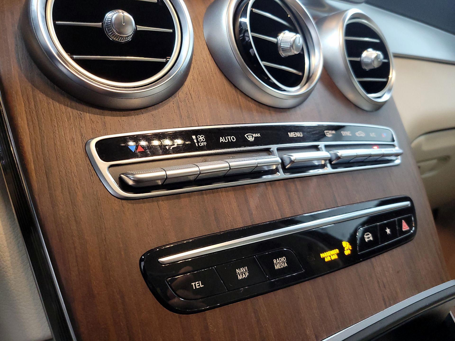 Thumbnail: 2022 Mercedes-Benz GLC - 16