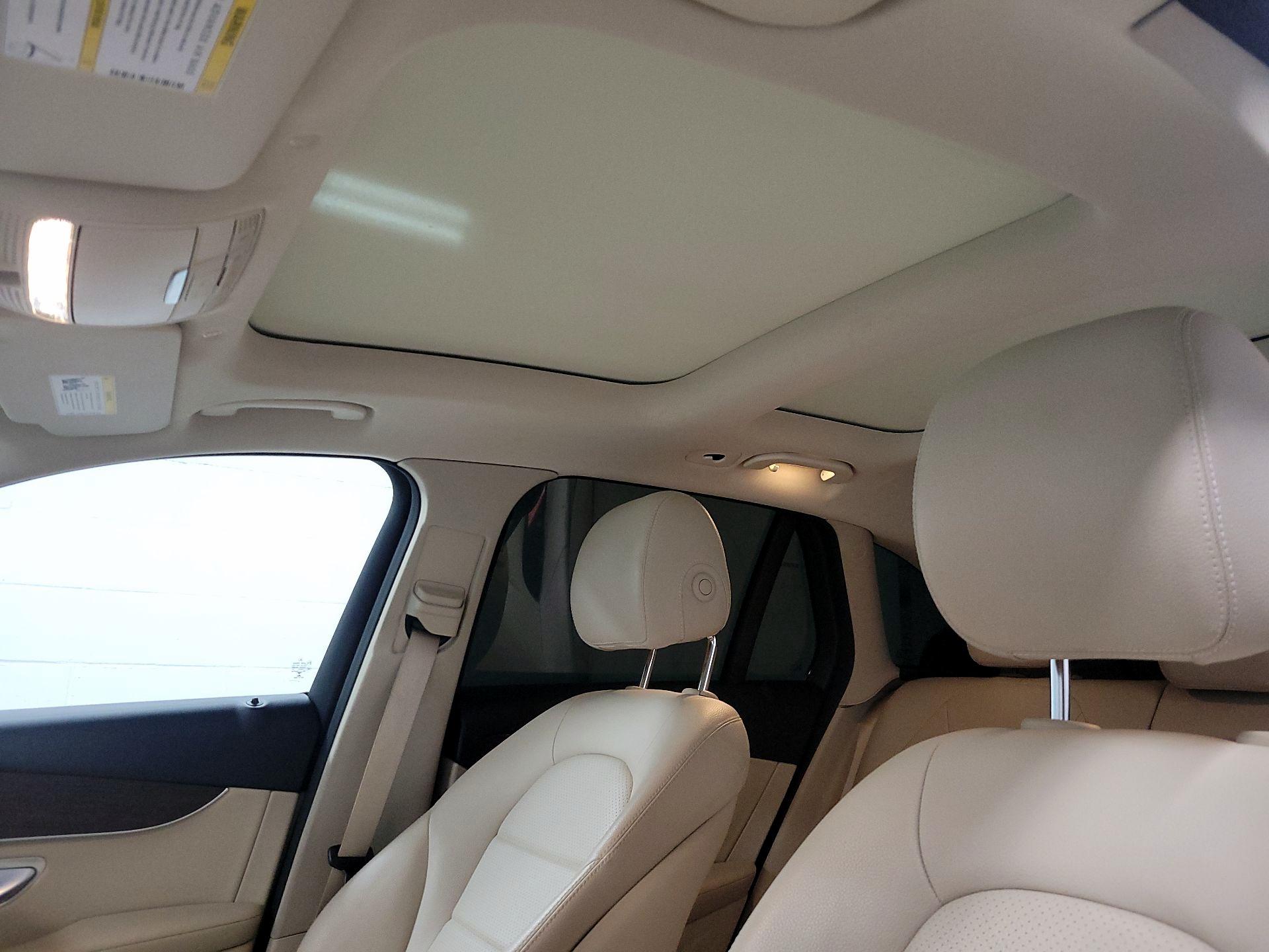 Thumbnail: 2022 Mercedes-Benz GLC - 18