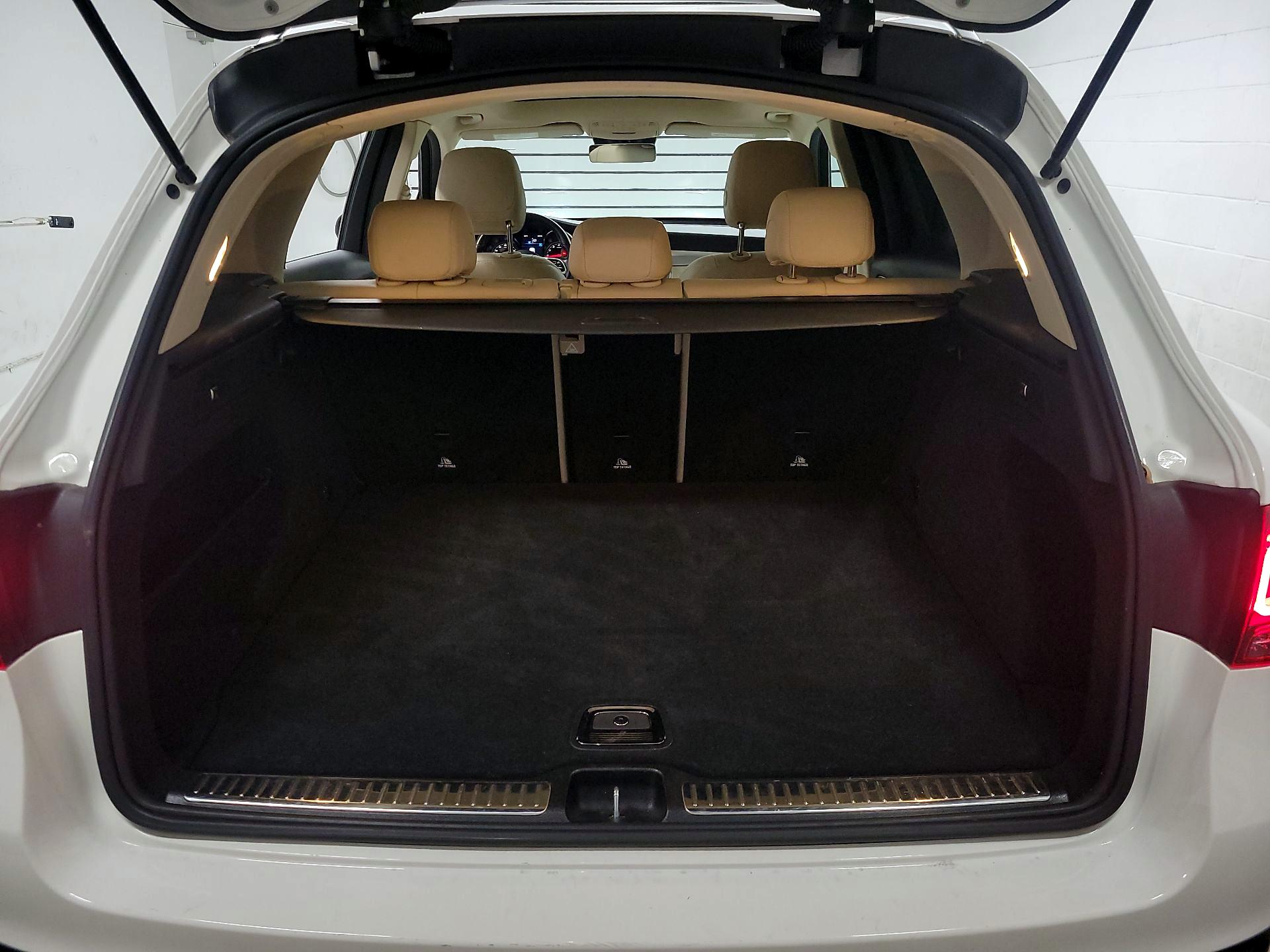 Thumbnail: 2022 Mercedes-Benz GLC - 20