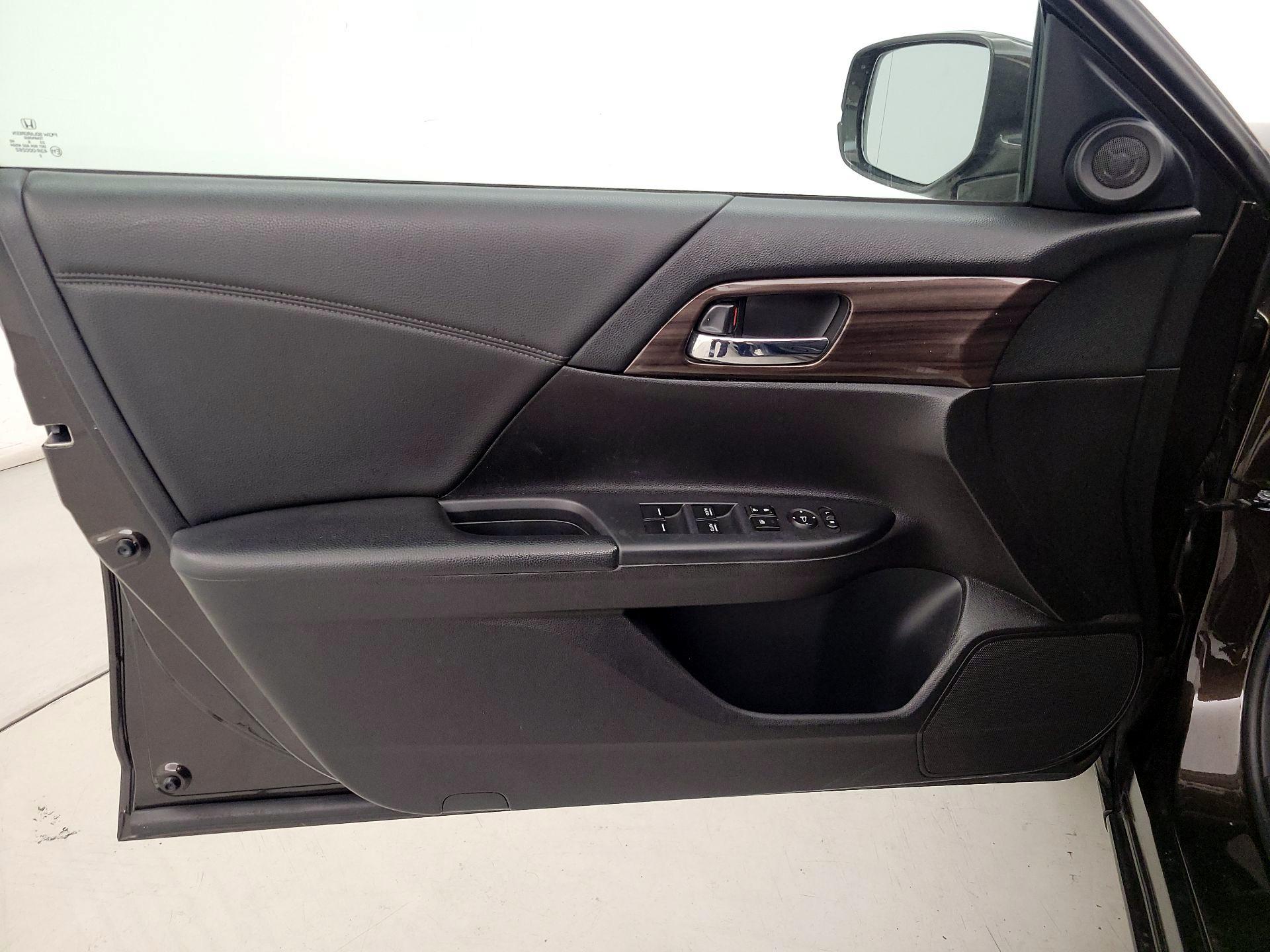 Thumbnail: 2016 Honda Accord - 12