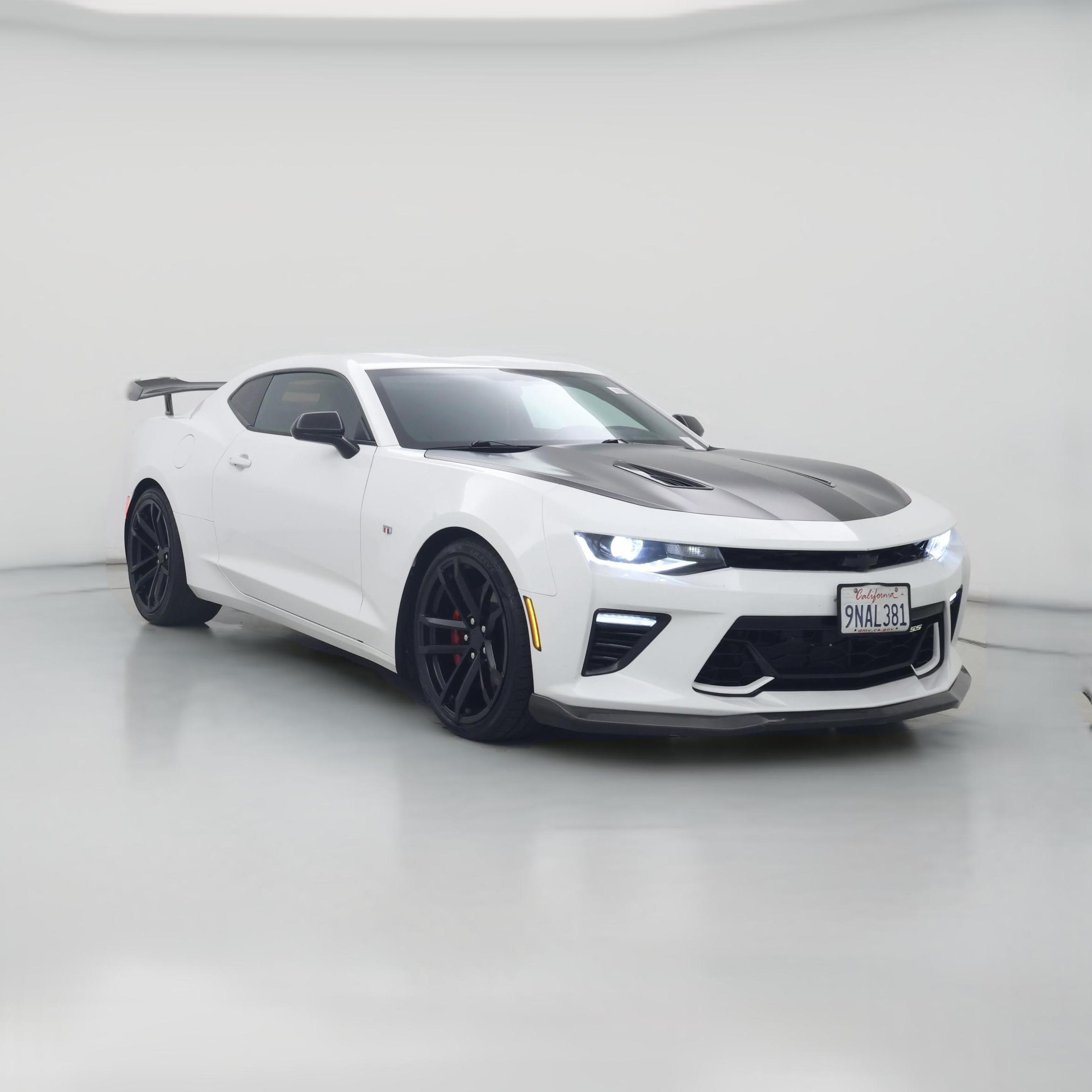 Thumbnail: 2018 Chevrolet Camaro - 1