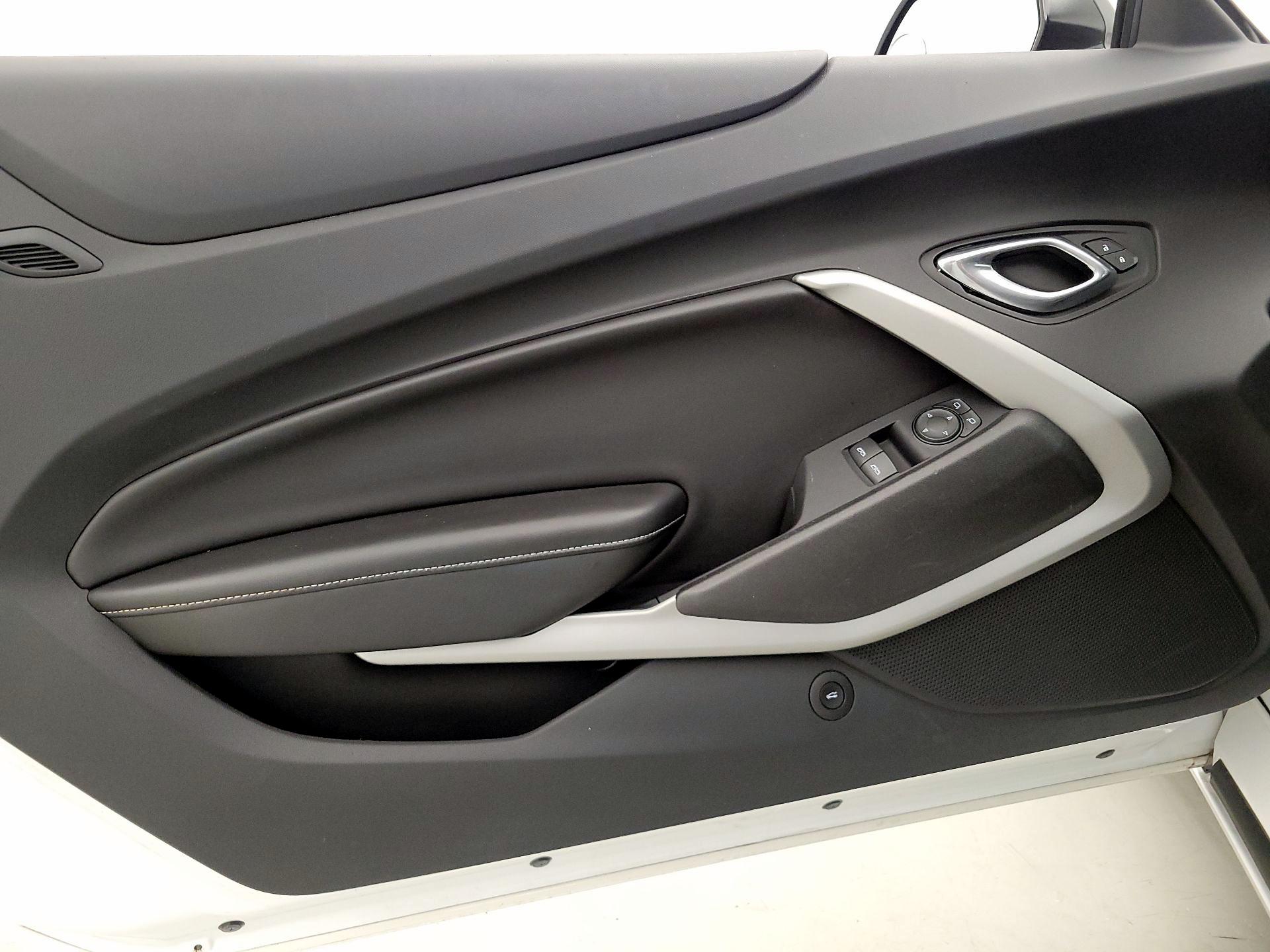 Thumbnail: 2018 Chevrolet Camaro - 12