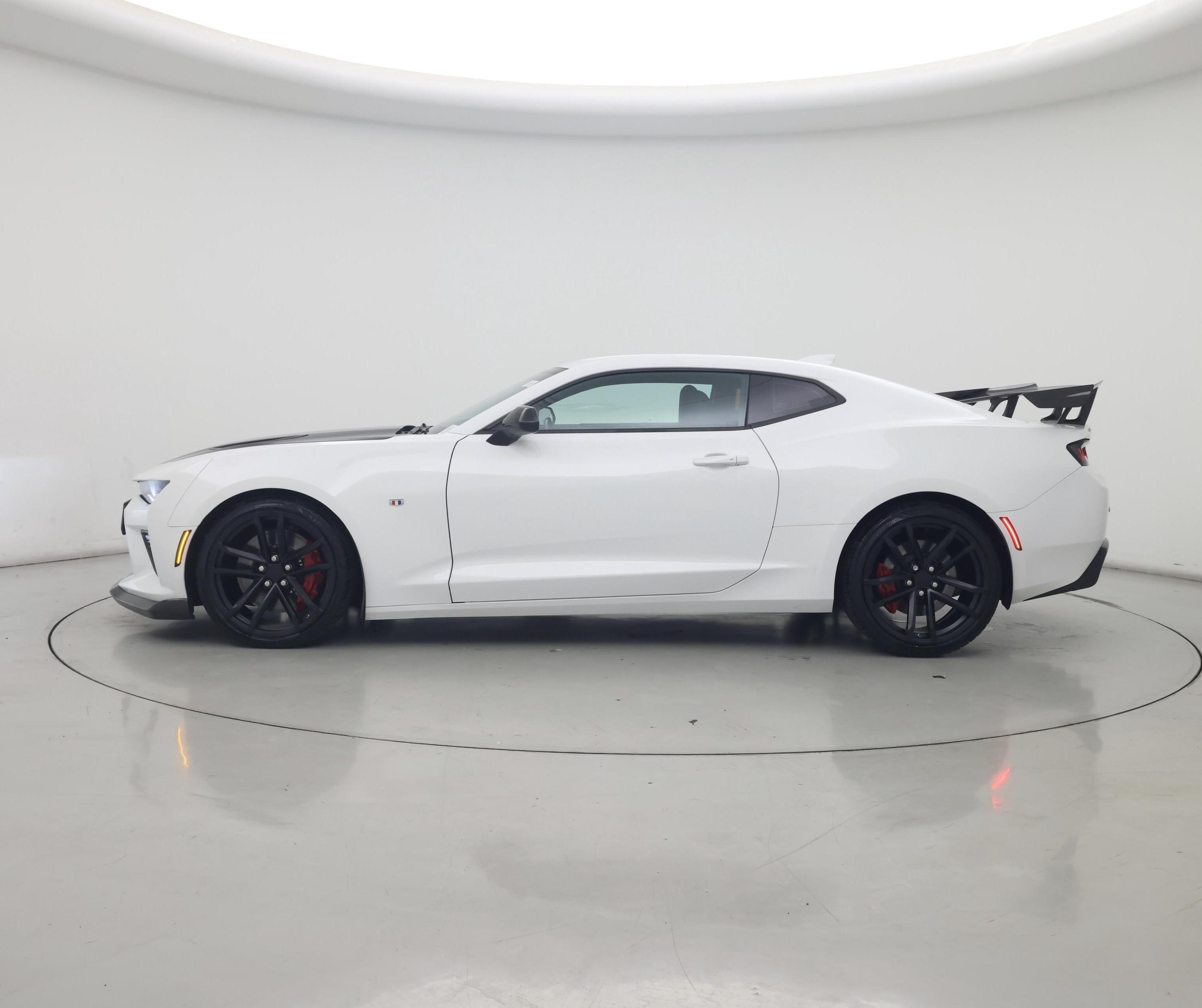 Thumbnail: 2018 Chevrolet Camaro - 3