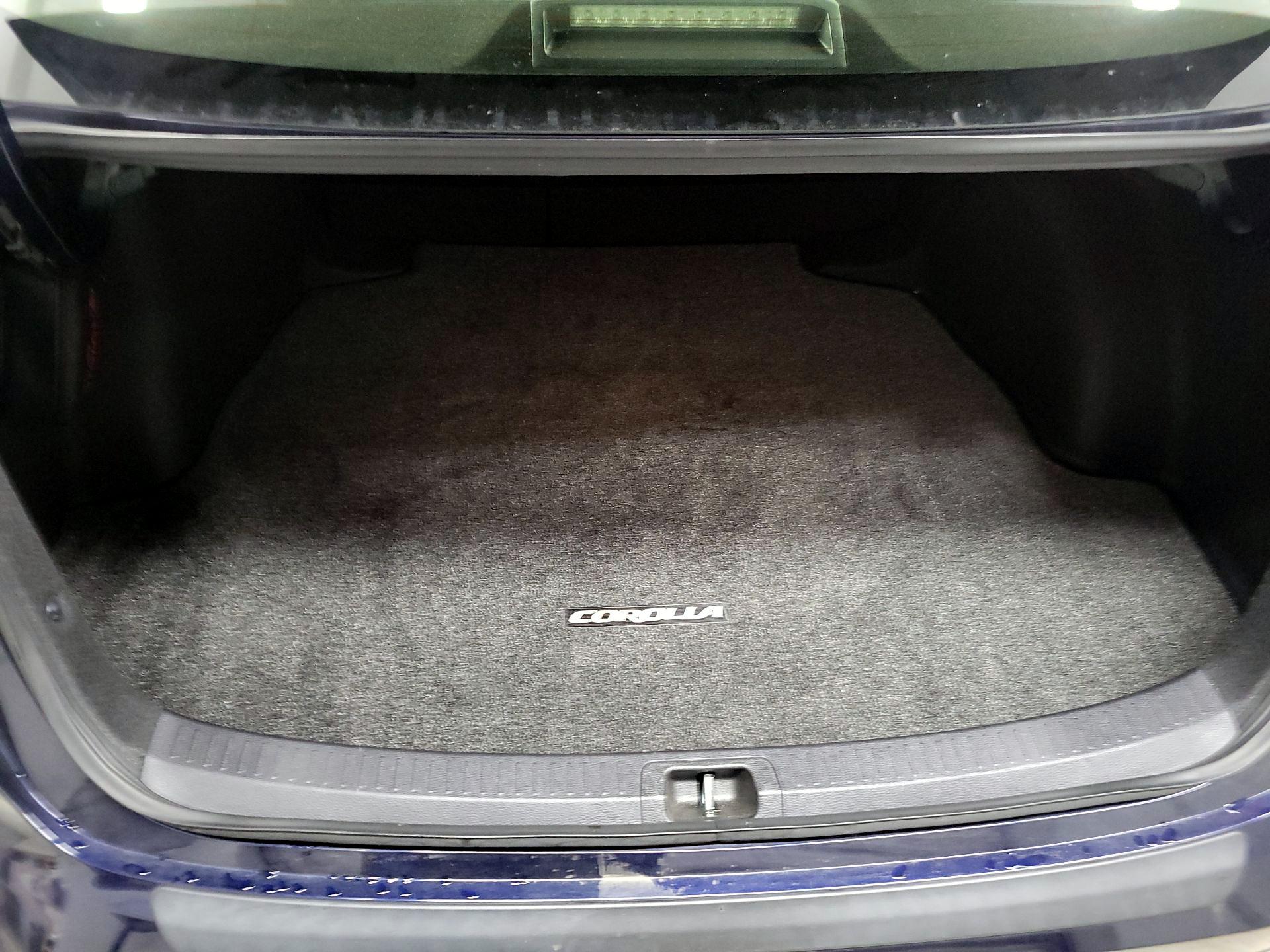 Thumbnail: 2023 Toyota Corolla - 18