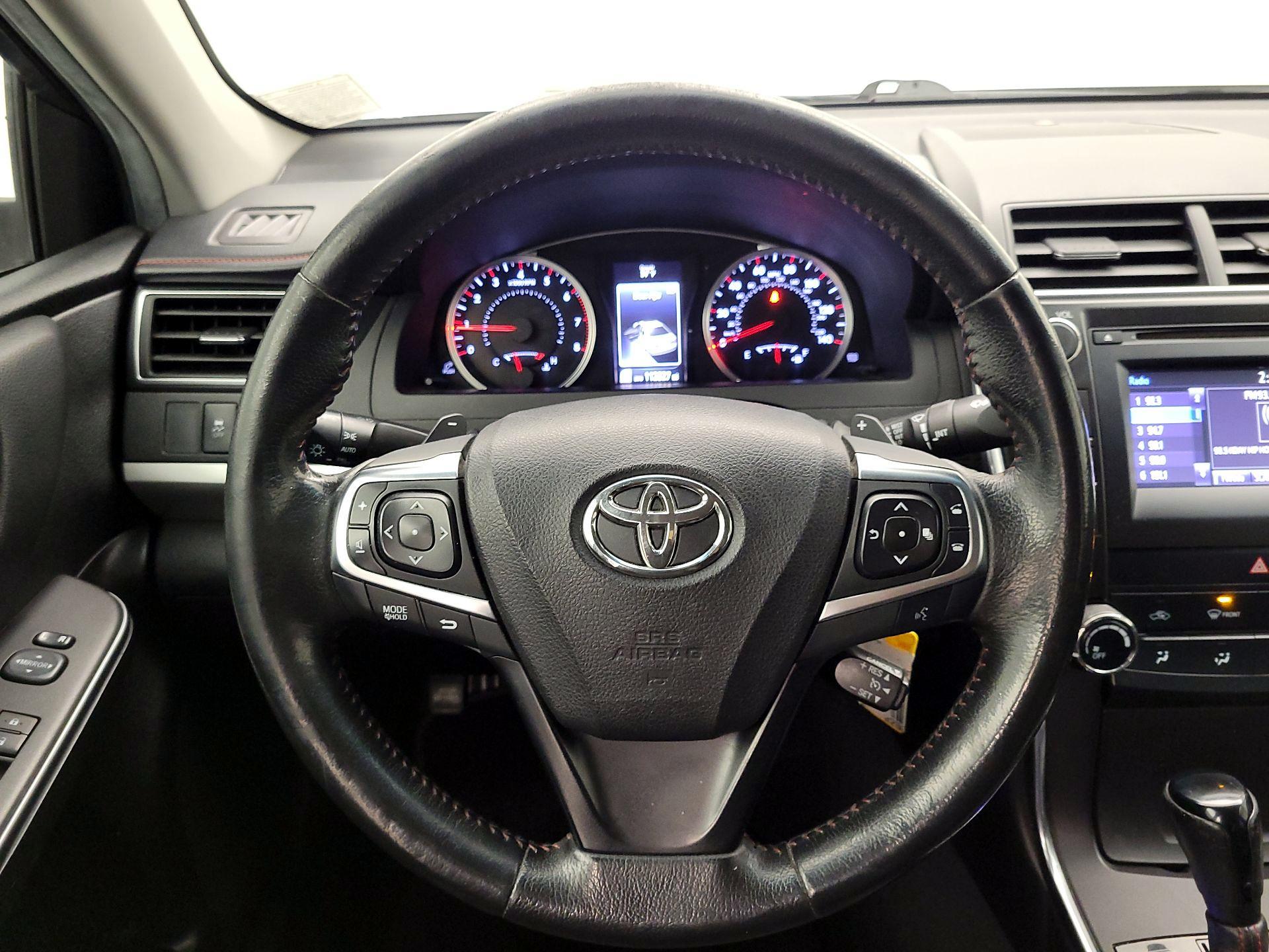 Thumbnail: 2015 Toyota Camry - 10