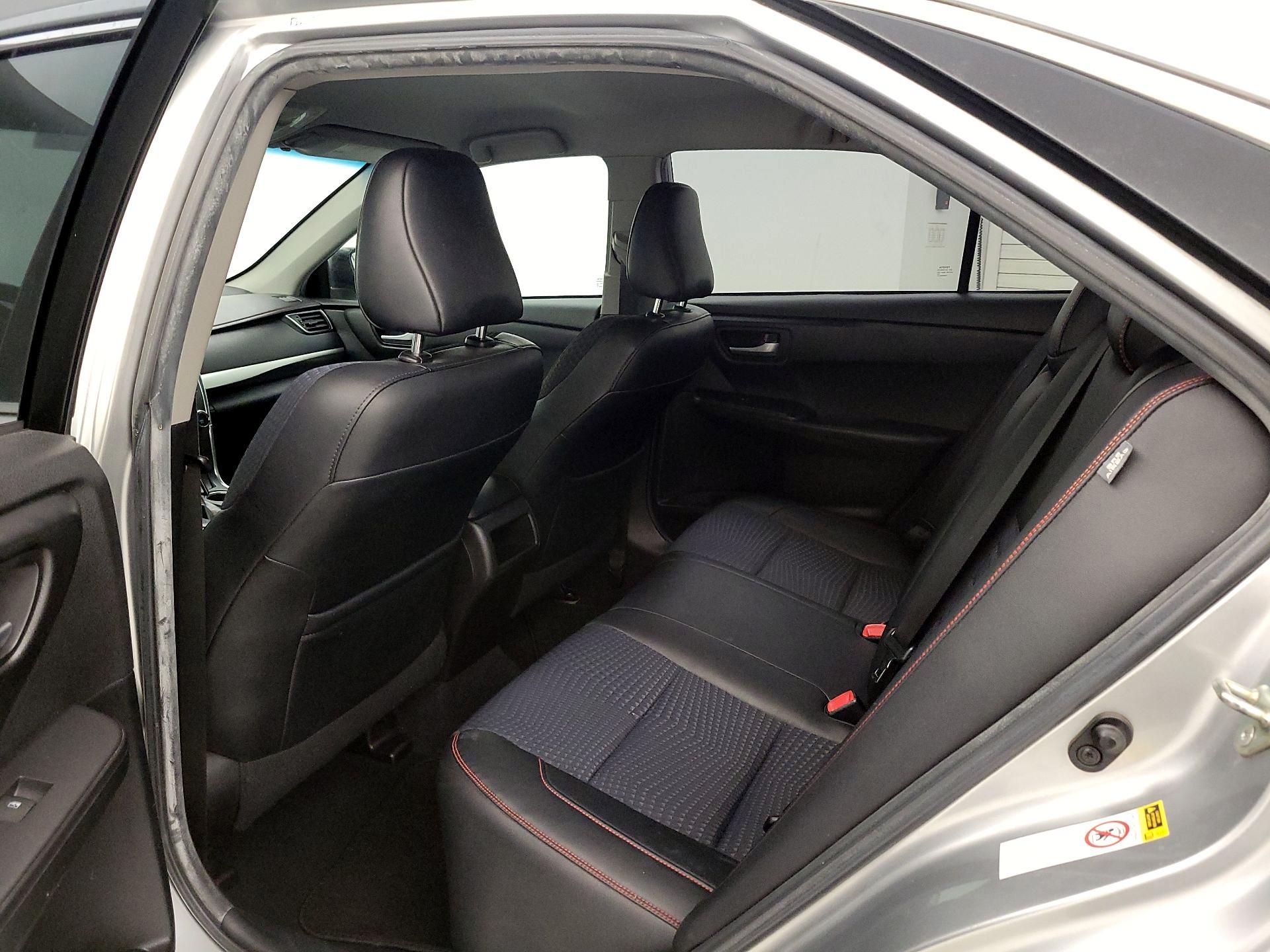 Thumbnail: 2015 Toyota Camry - 17